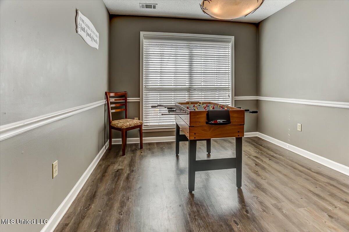 8823 Bell Forrest Drive Property Photo 15