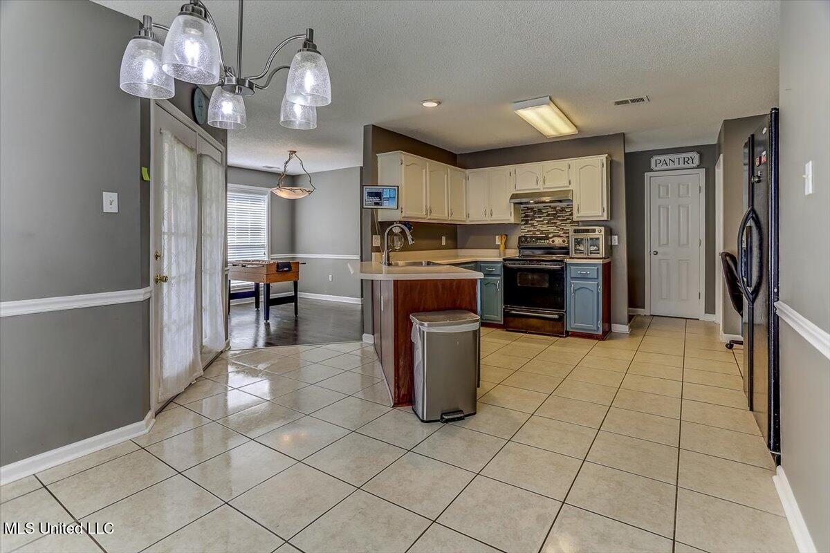 8823 Bell Forrest Drive Property Photo 22