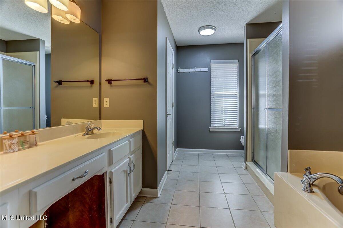 8823 Bell Forrest Drive Property Photo 28