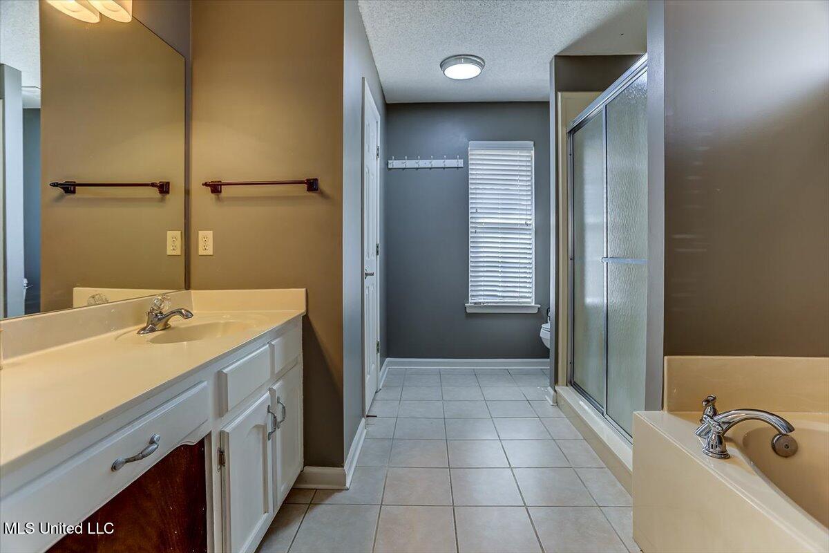 8823 Bell Forrest Drive Property Photo 29