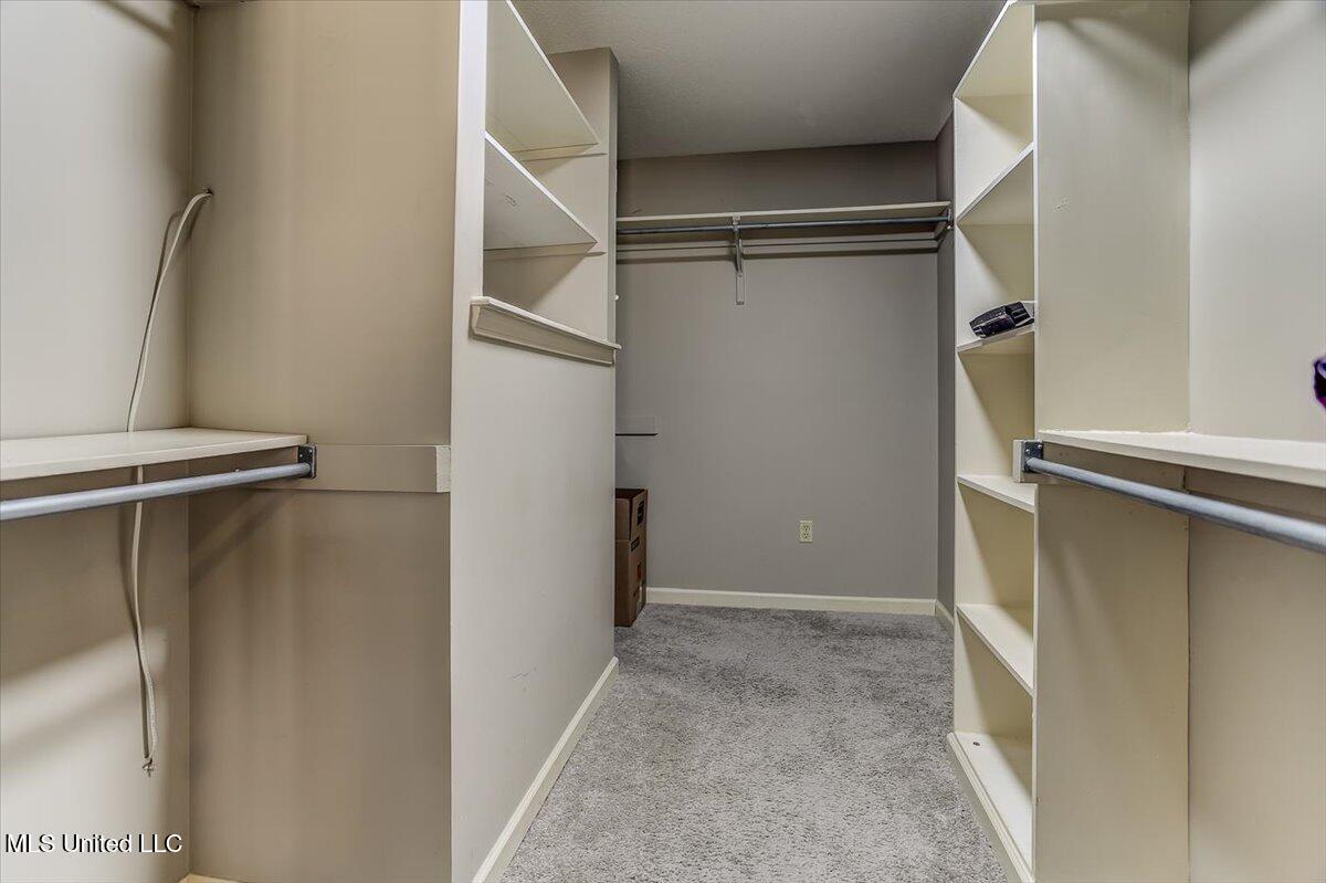 8823 Bell Forrest Drive Property Photo 30