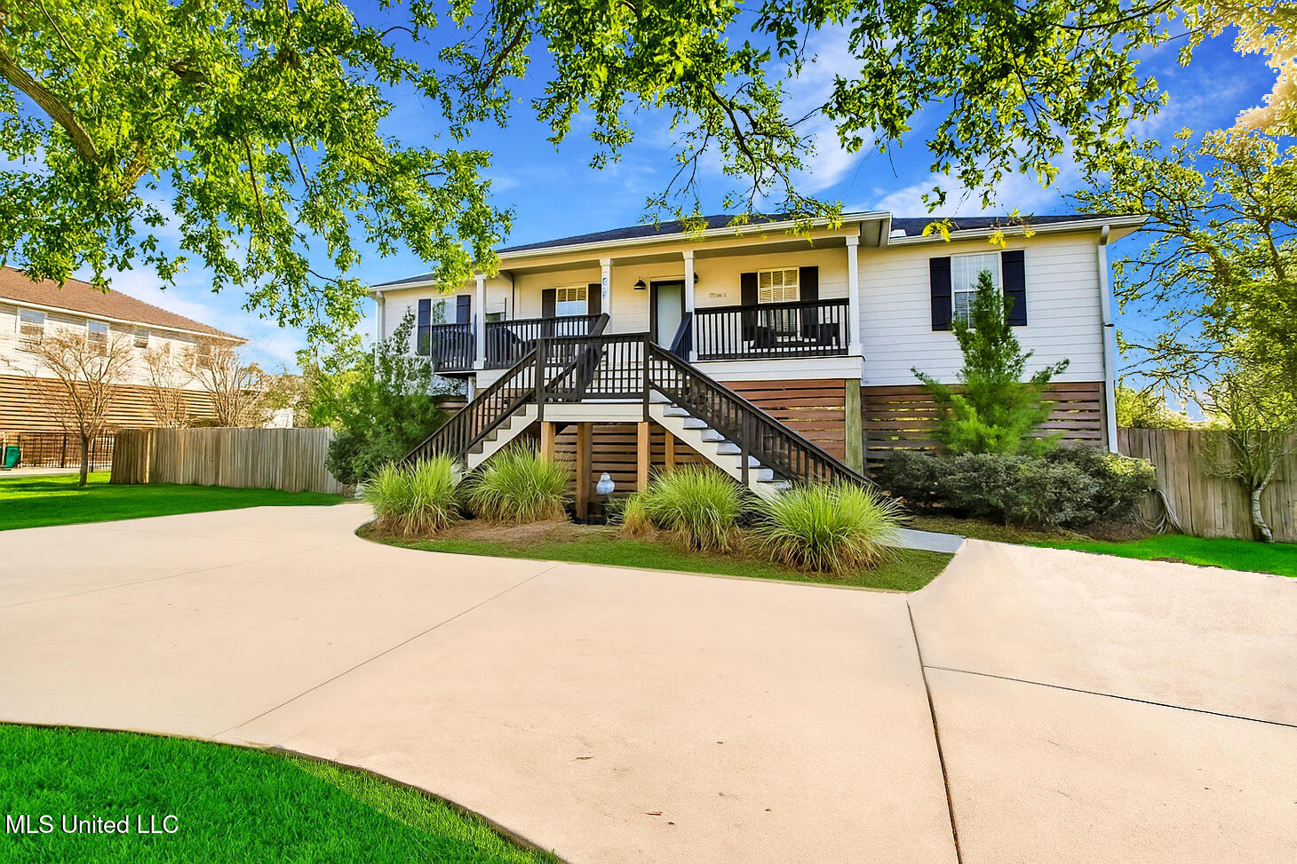 202 White Harbor Road Property Photo 1