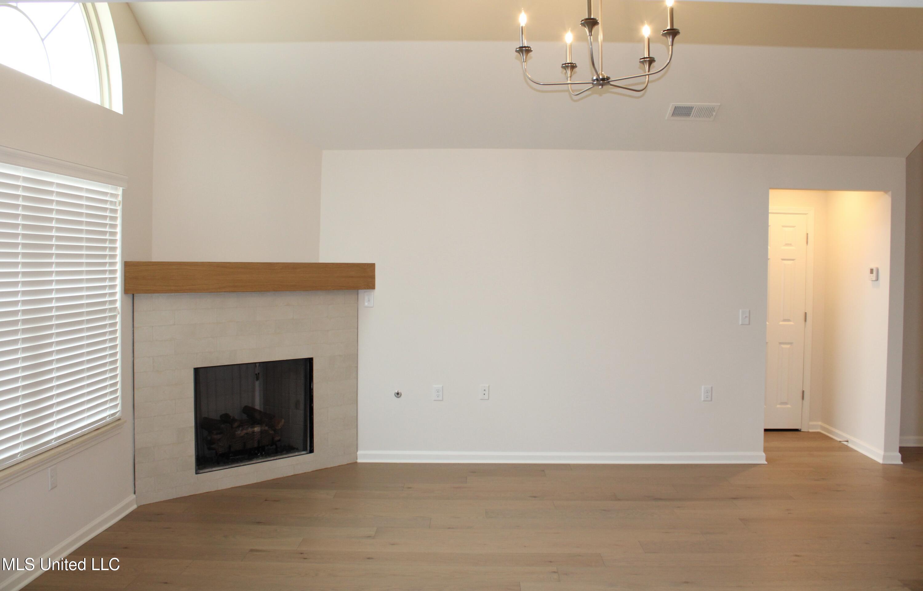 8649 Parkview Oaks Circle Property Photo 6