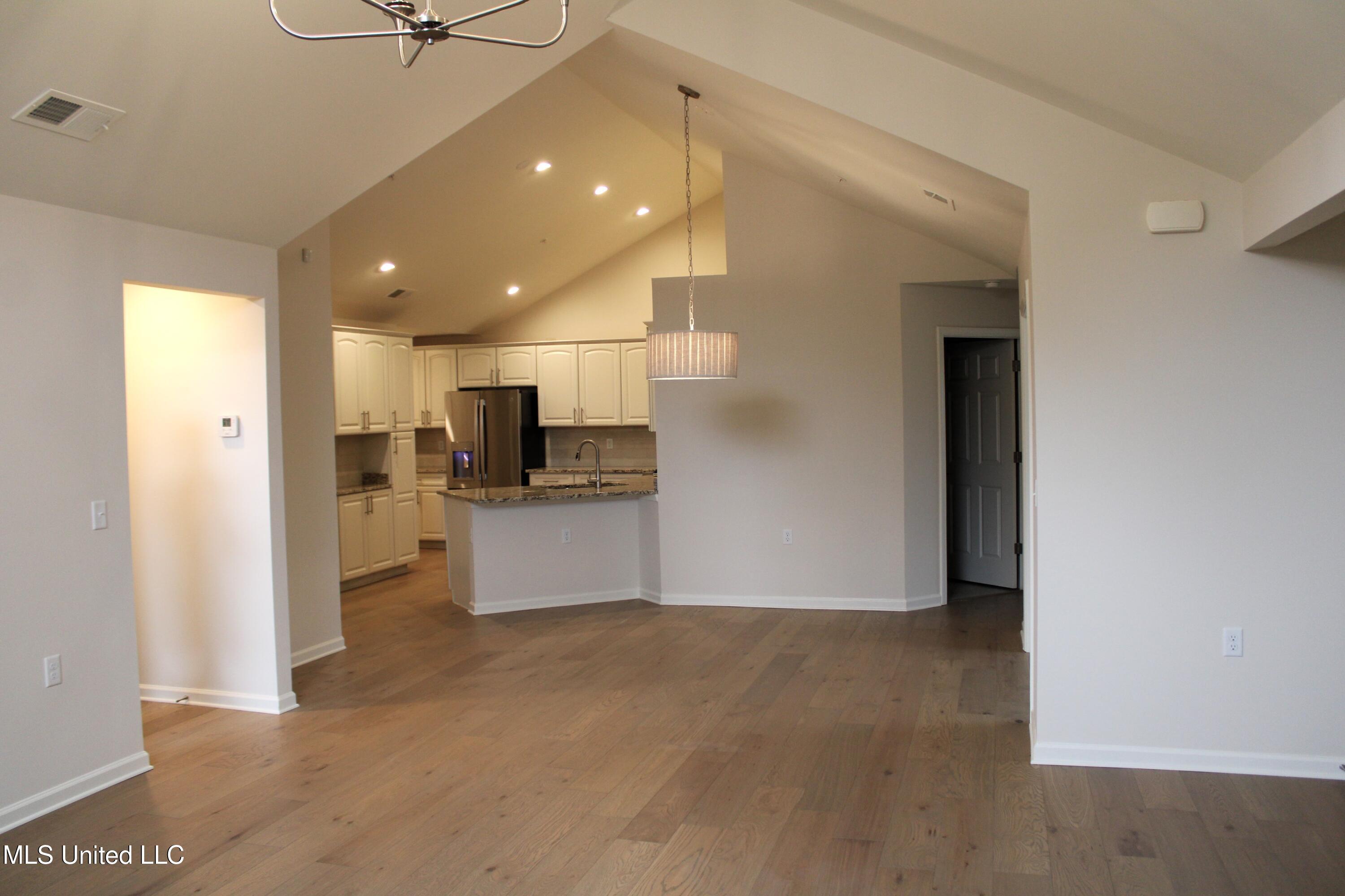 8649 Parkview Oaks Circle Property Photo 7