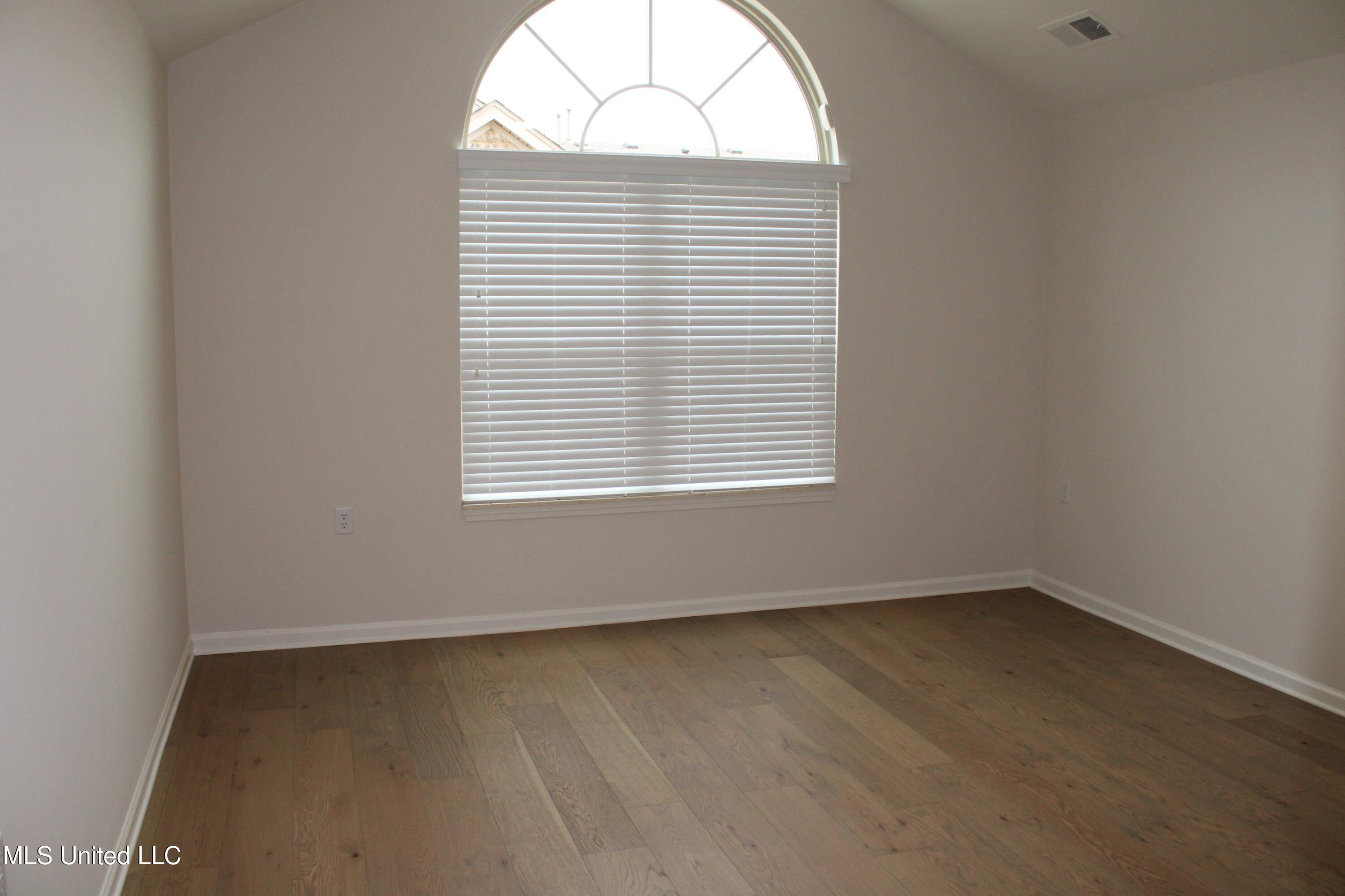 8649 Parkview Oaks Circle Property Photo 13