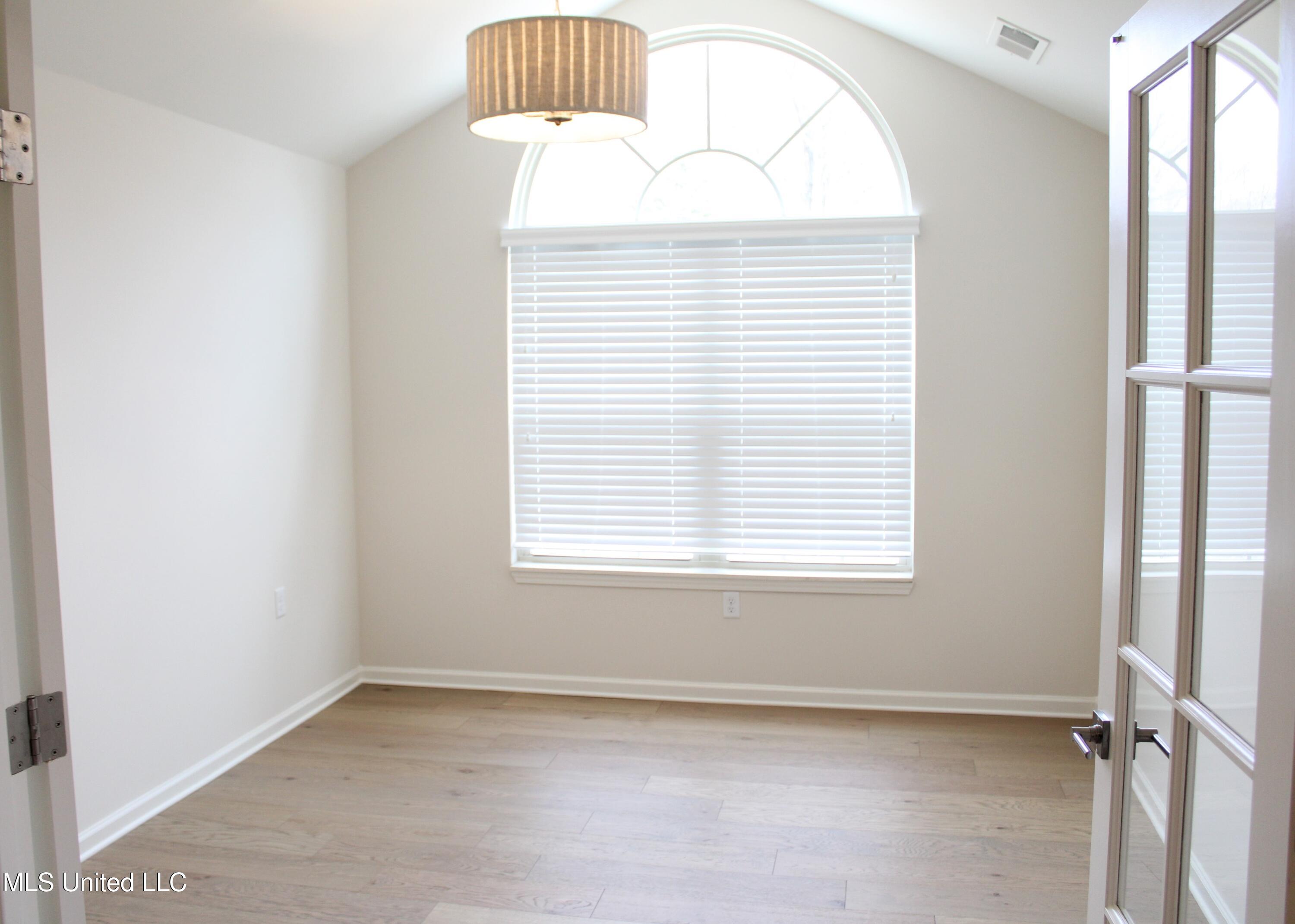 8649 Parkview Oaks Circle Property Photo 17