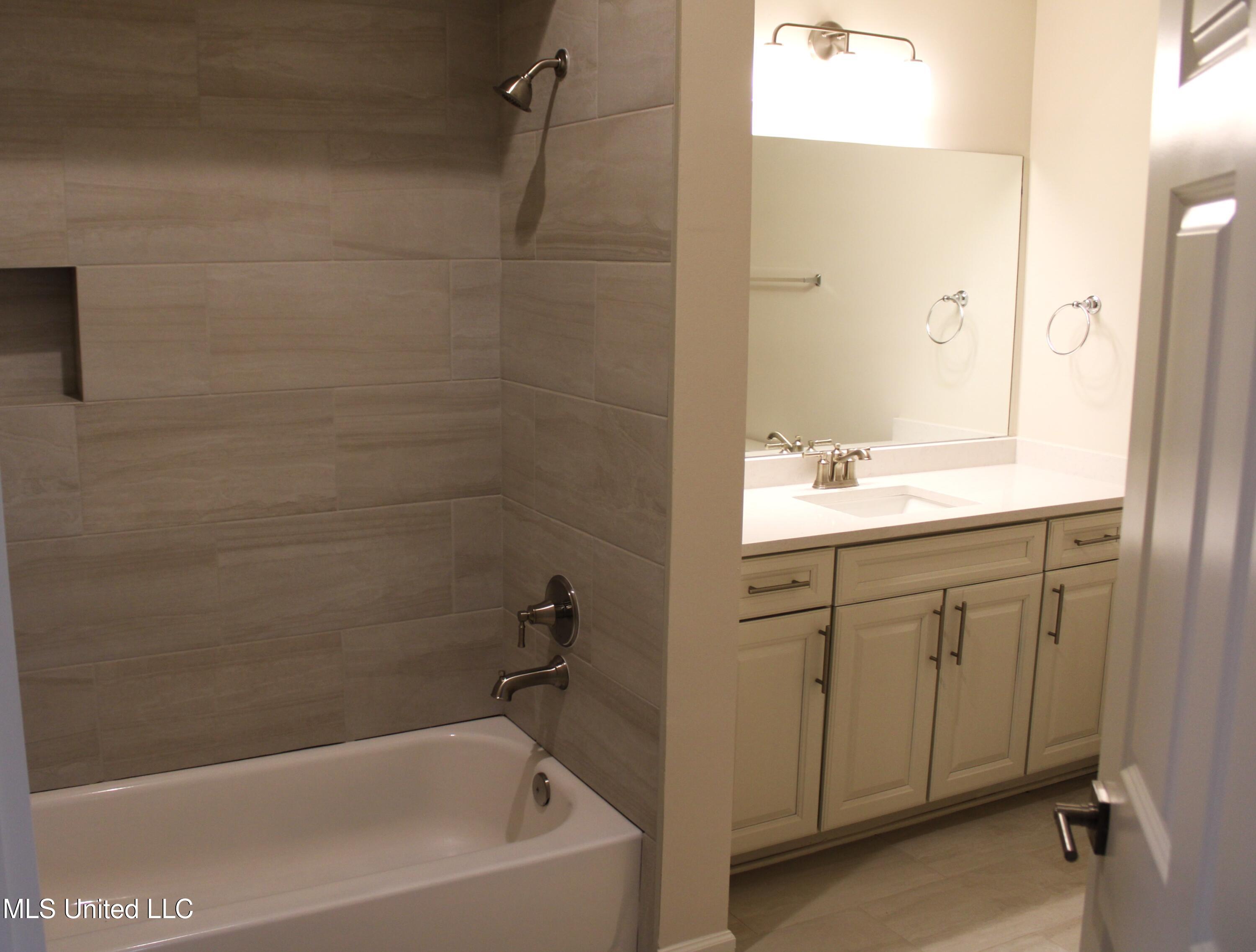 8649 Parkview Oaks Circle Property Photo 18