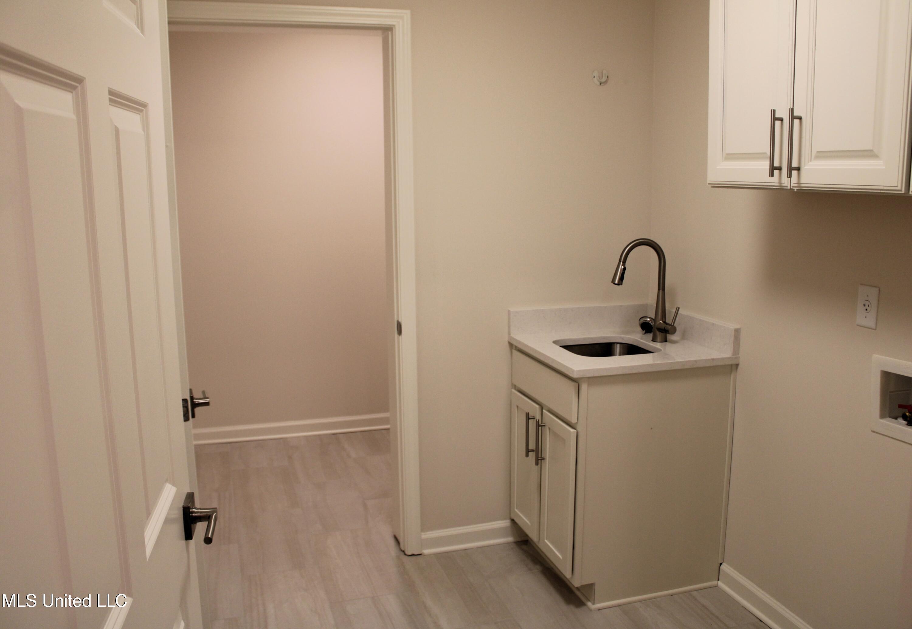 8649 Parkview Oaks Circle Property Photo 19