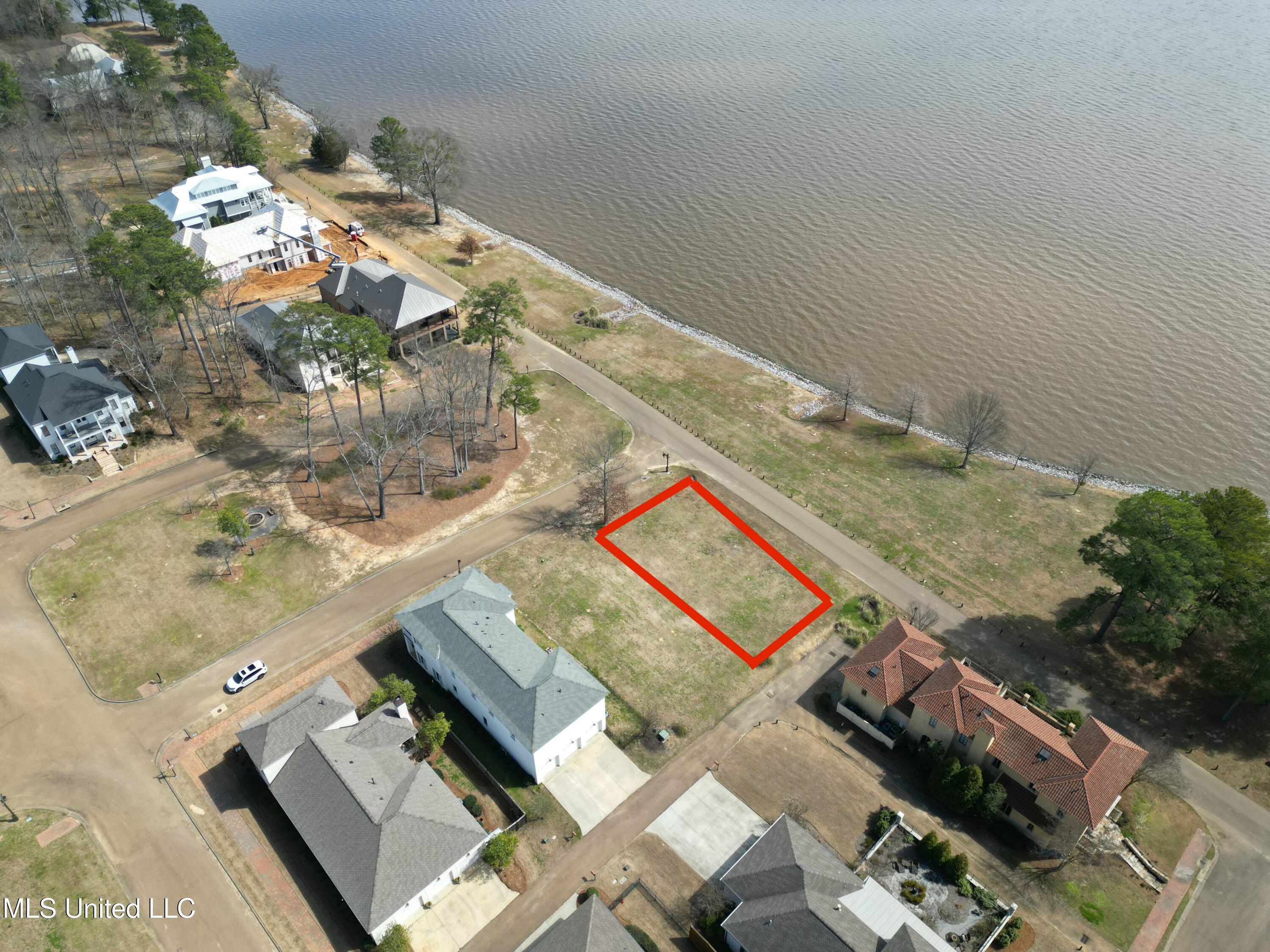 100 W Florida Boulevard Property Photo 1