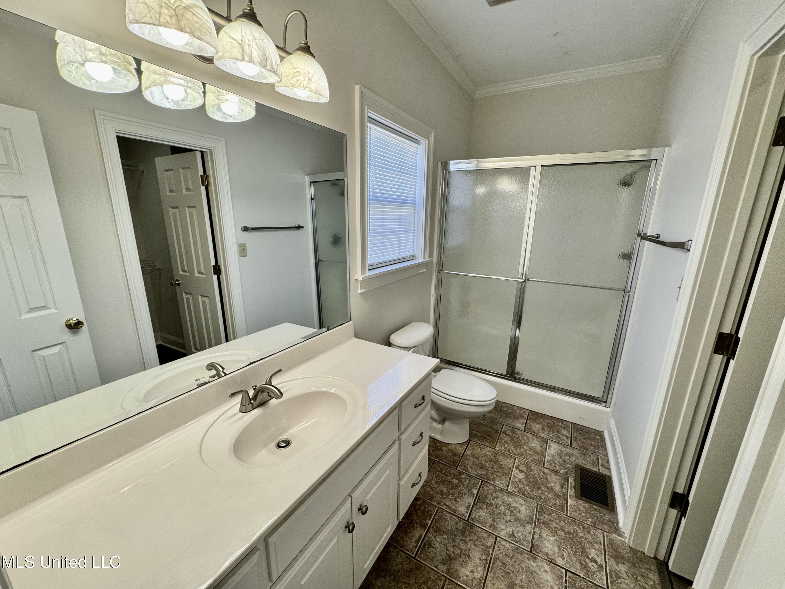 17 Pearl Parkway Property Photo 10