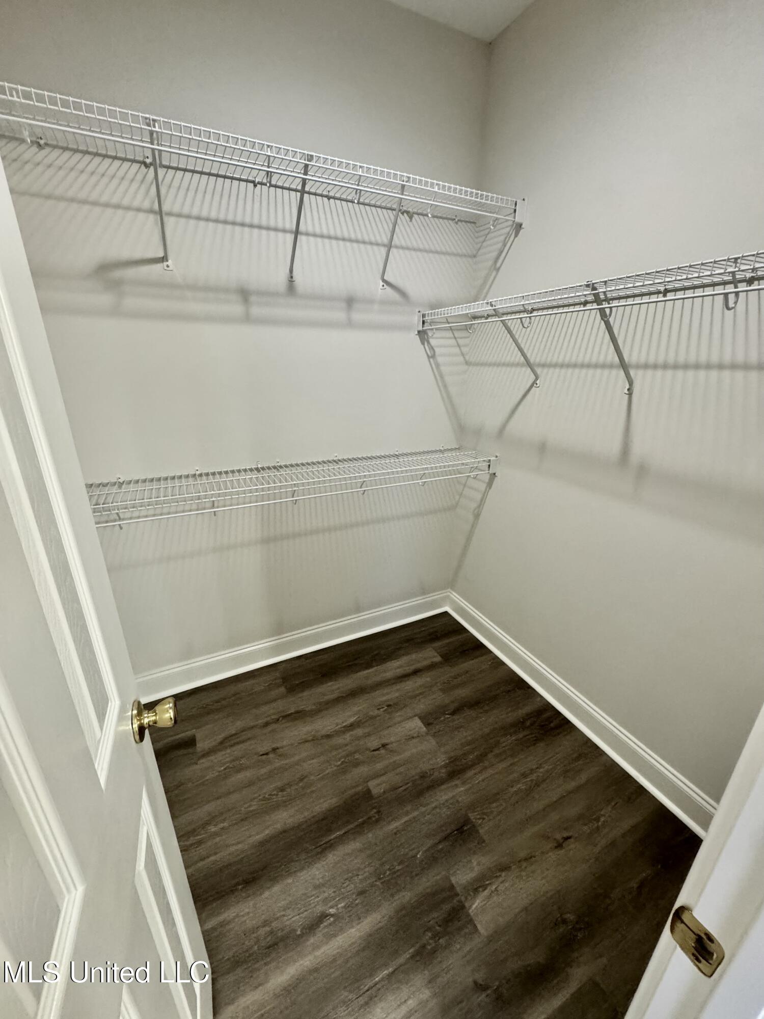 17 Pearl Parkway Property Photo 11