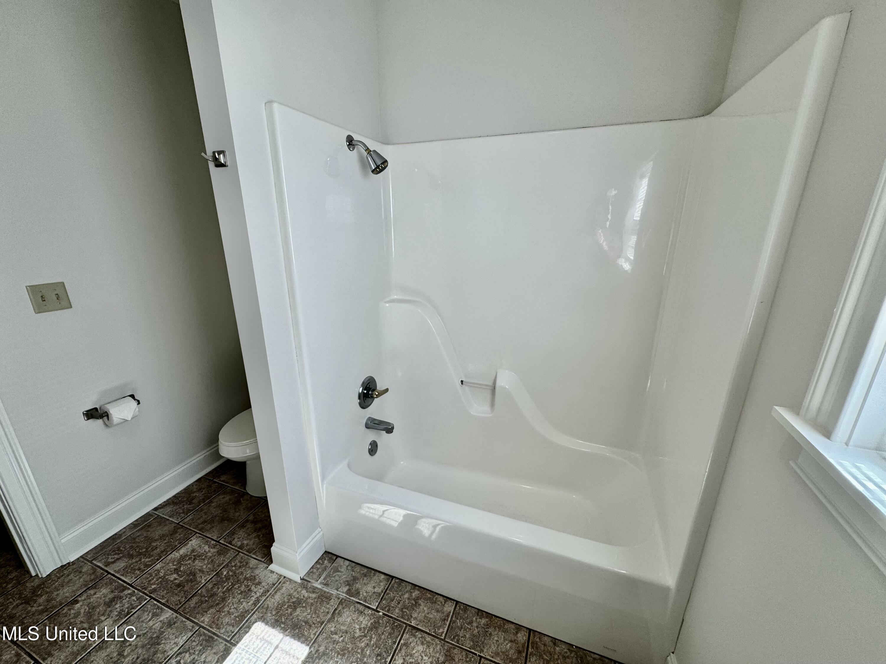 17 Pearl Parkway Property Photo 16