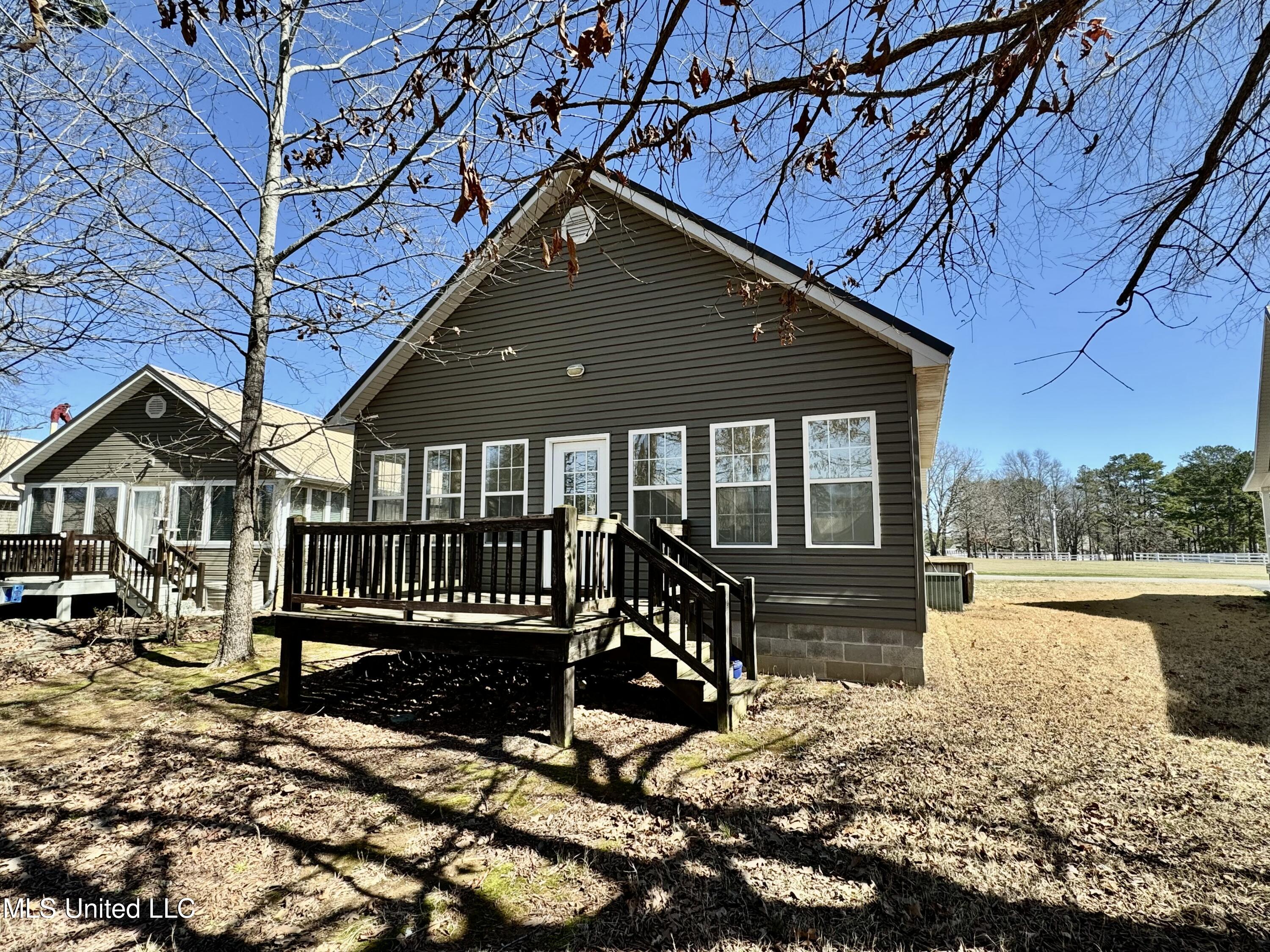 17 Pearl Parkway Property Photo 18