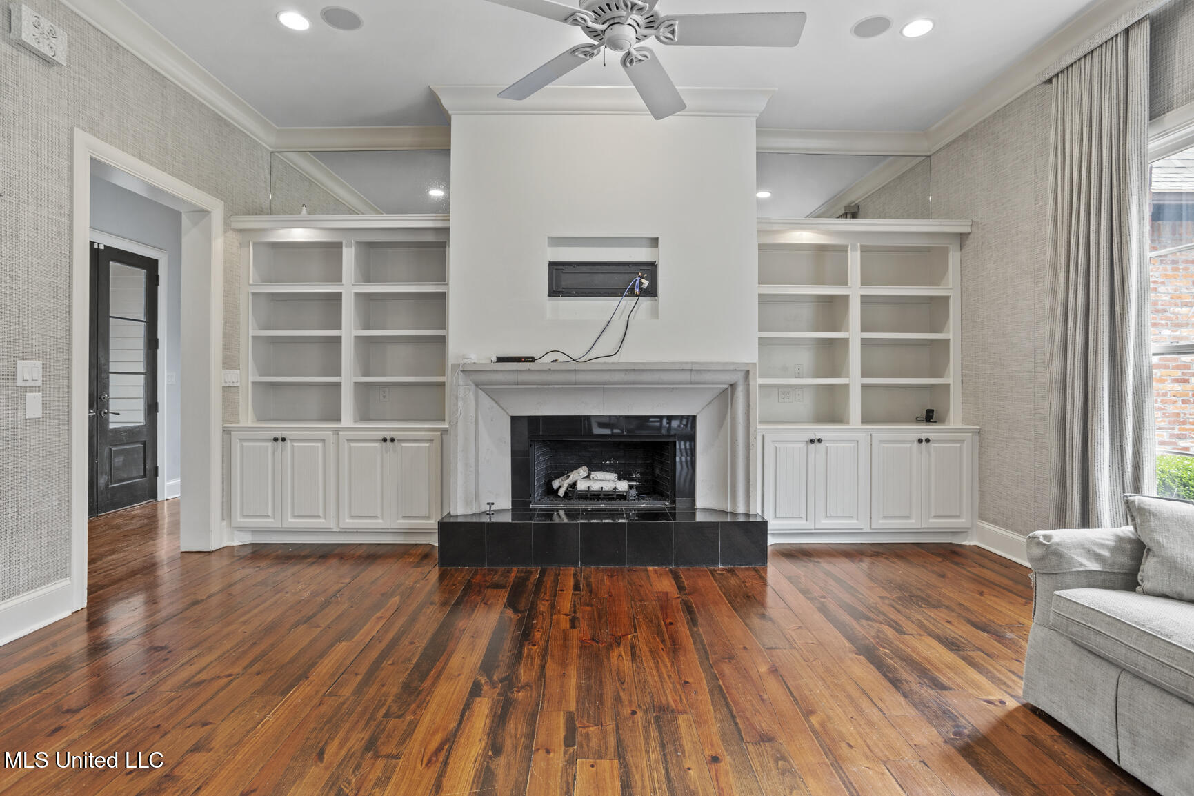 128 Summer Lake Drive Property Photo 11