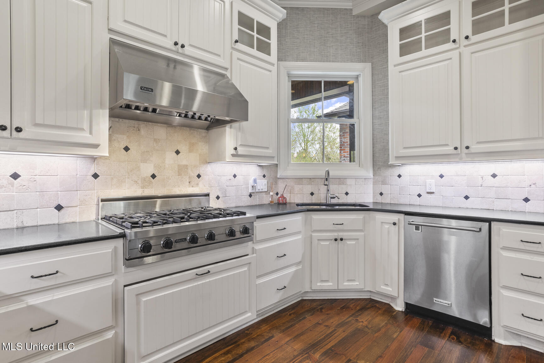 128 Summer Lake Drive Property Photo 14