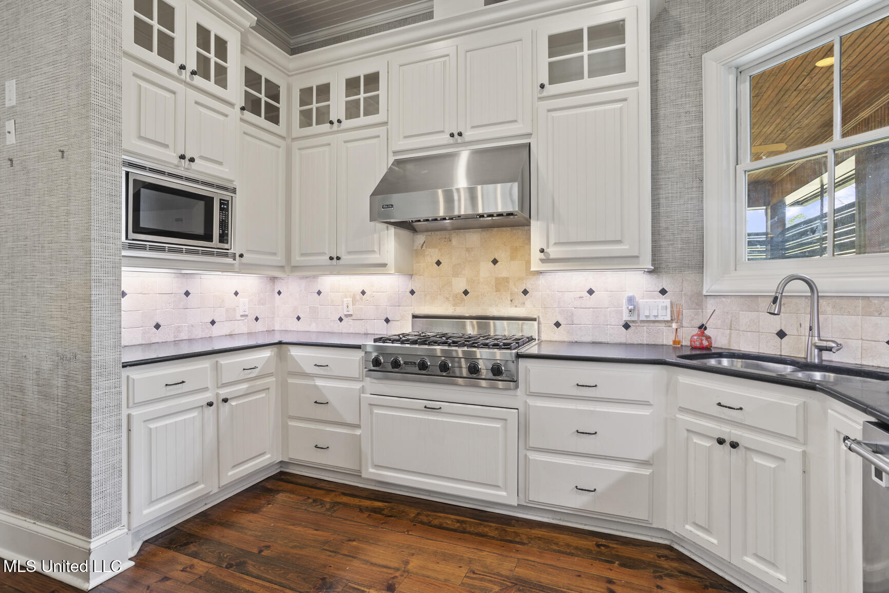 128 Summer Lake Drive Property Photo 15