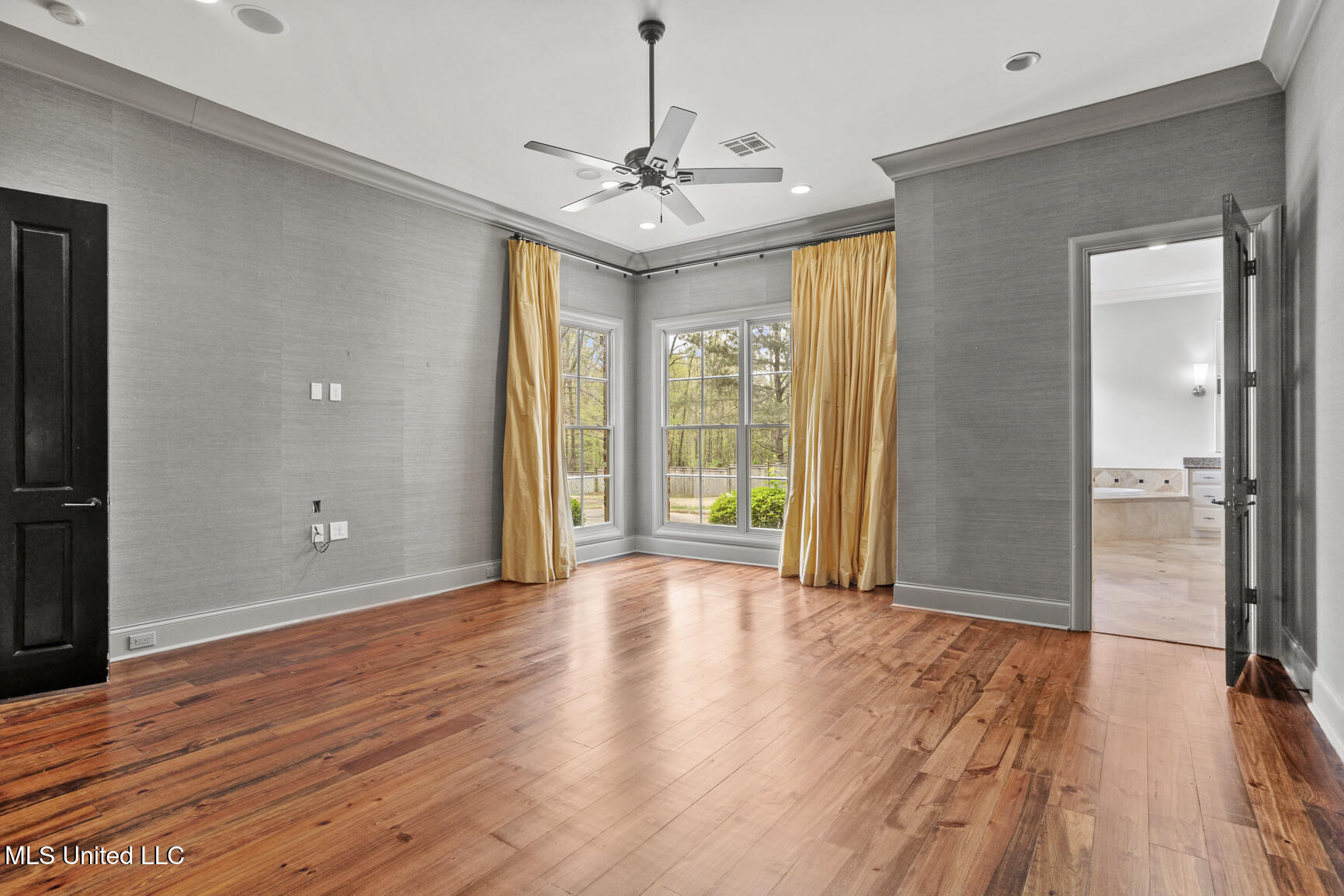 128 Summer Lake Drive Property Photo 18