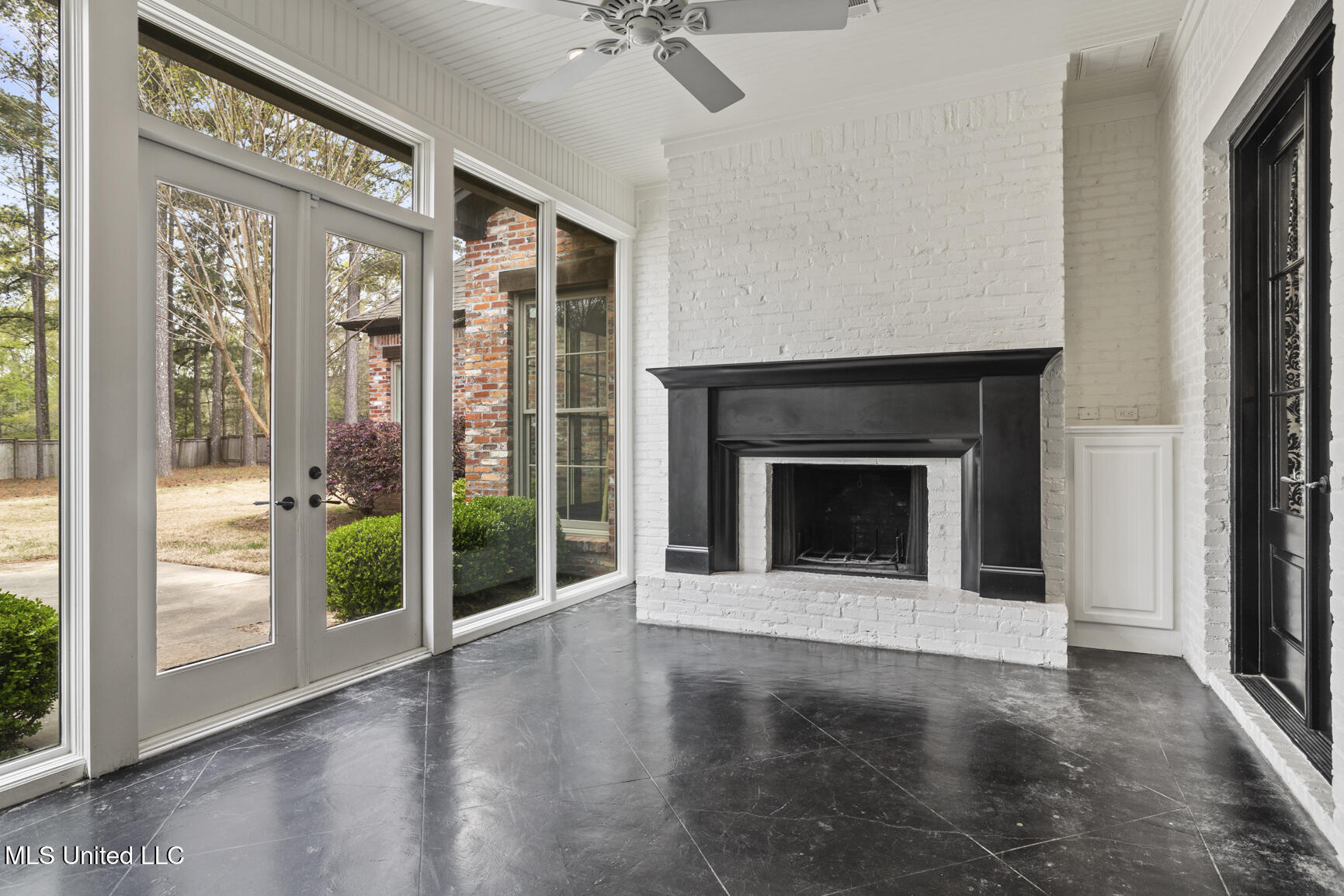 128 Summer Lake Drive Property Photo 35