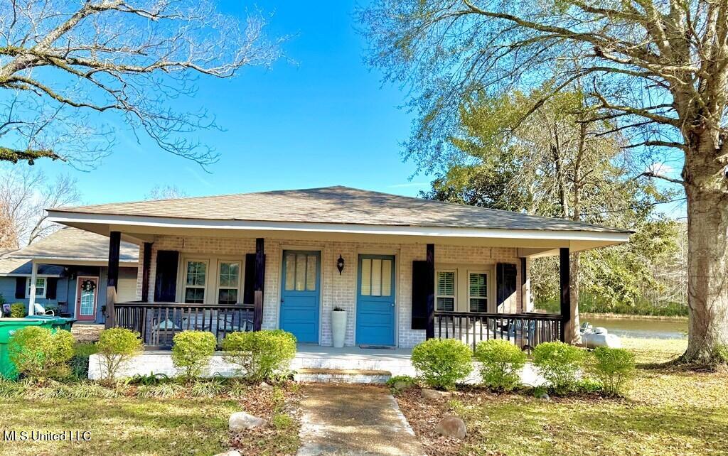 703 Mallalieu Drive Property Photo 1