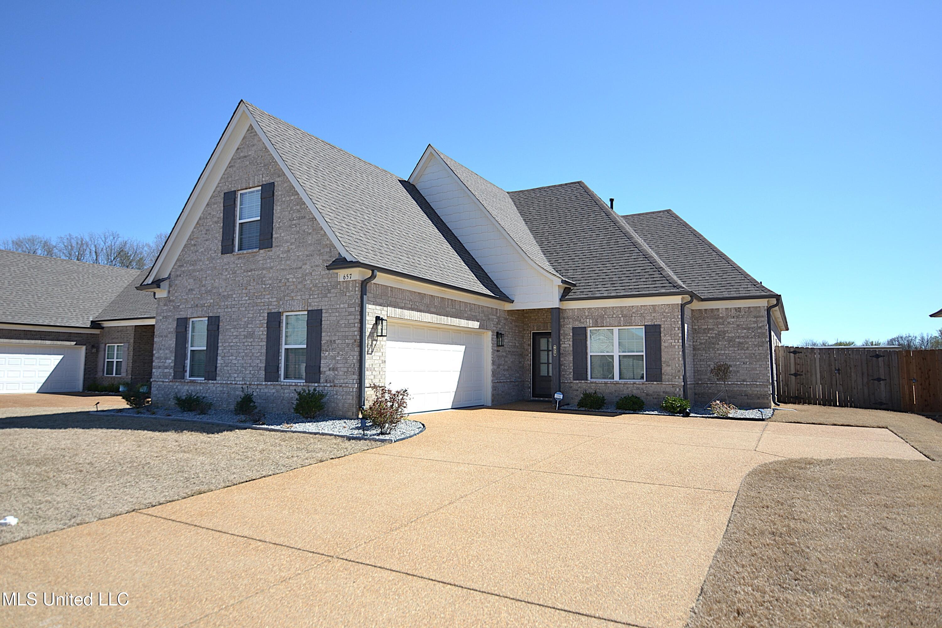 657 Beckett Cove Property Photo 1