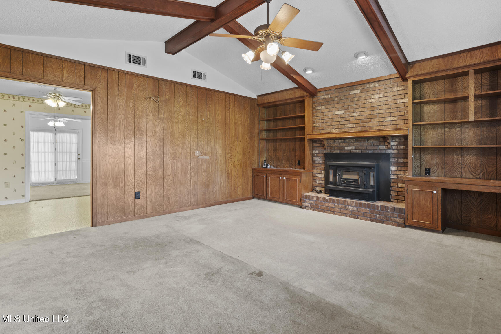 1054 Westbury Square Property Photo 7