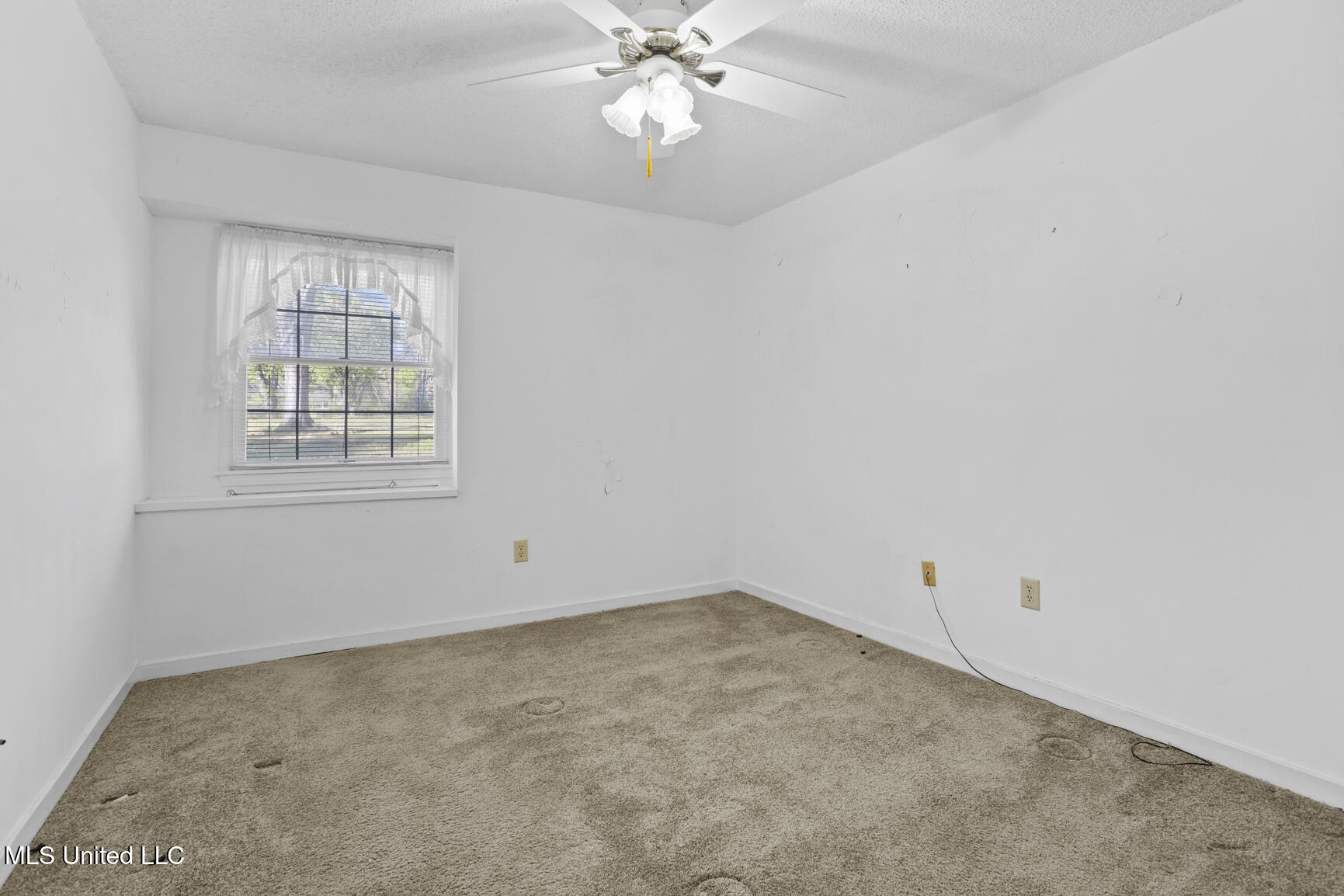 1054 Westbury Square Property Photo 18