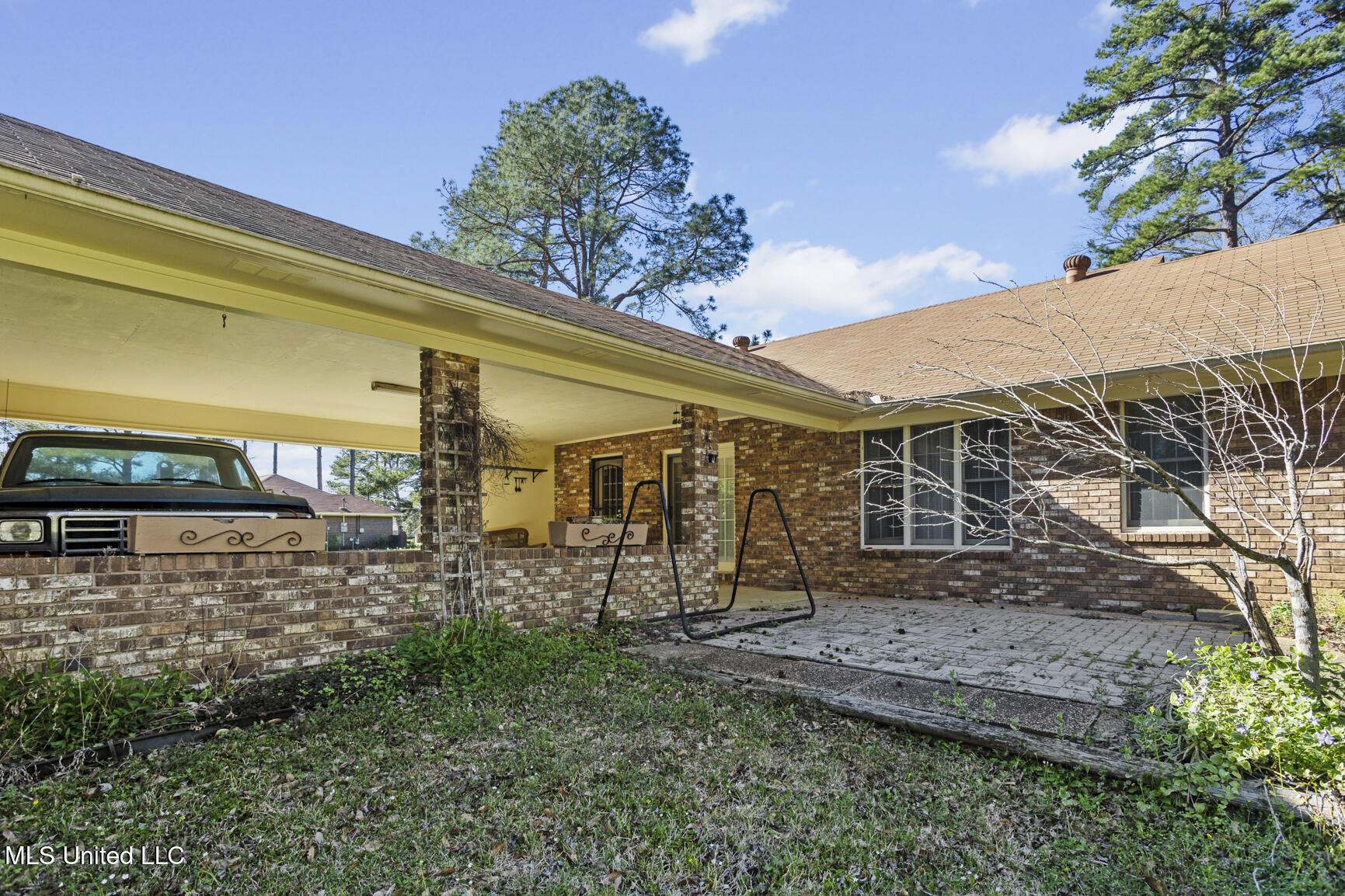 1054 Westbury Square Property Photo 21