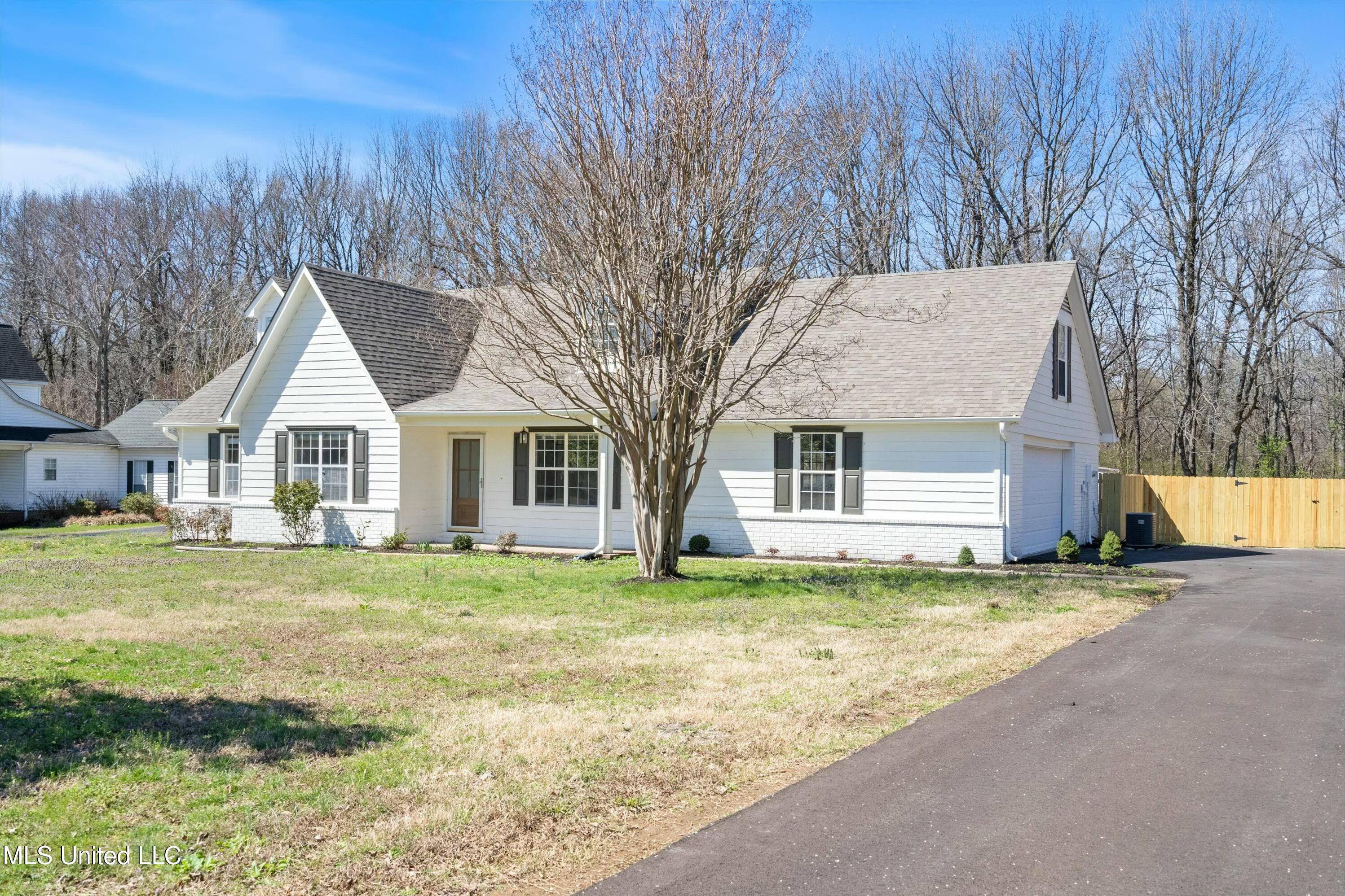 4481 Summers Place Drive Property Photo 2