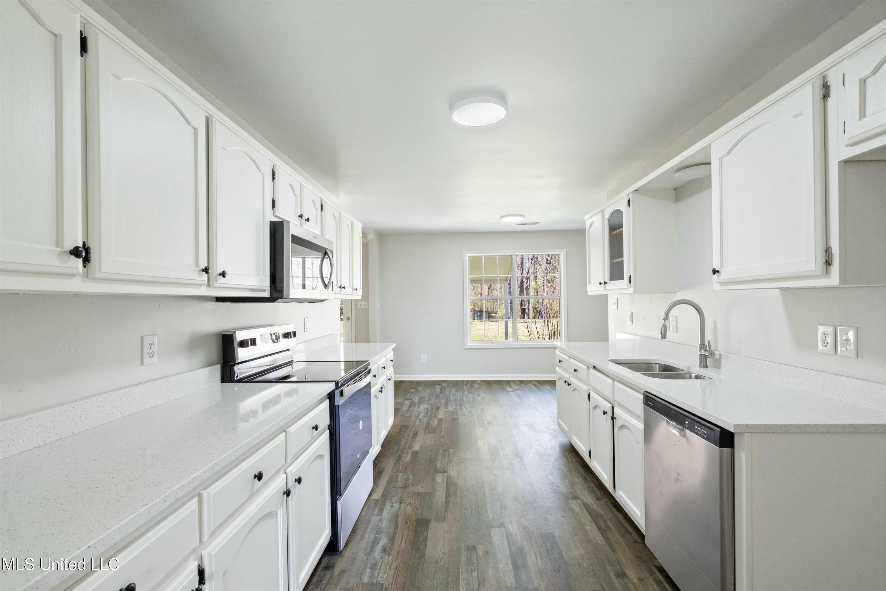 4481 Summers Place Drive Property Photo 4