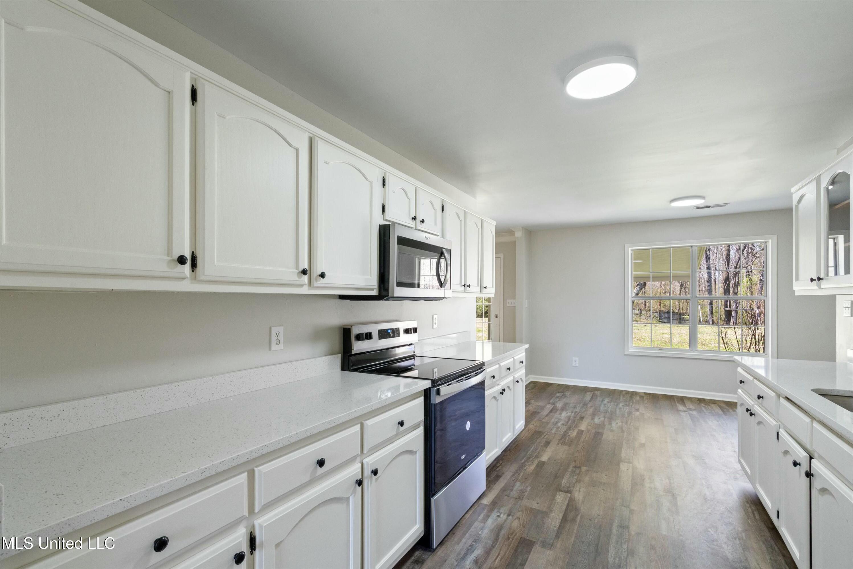 4481 Summers Place Drive Property Photo 8