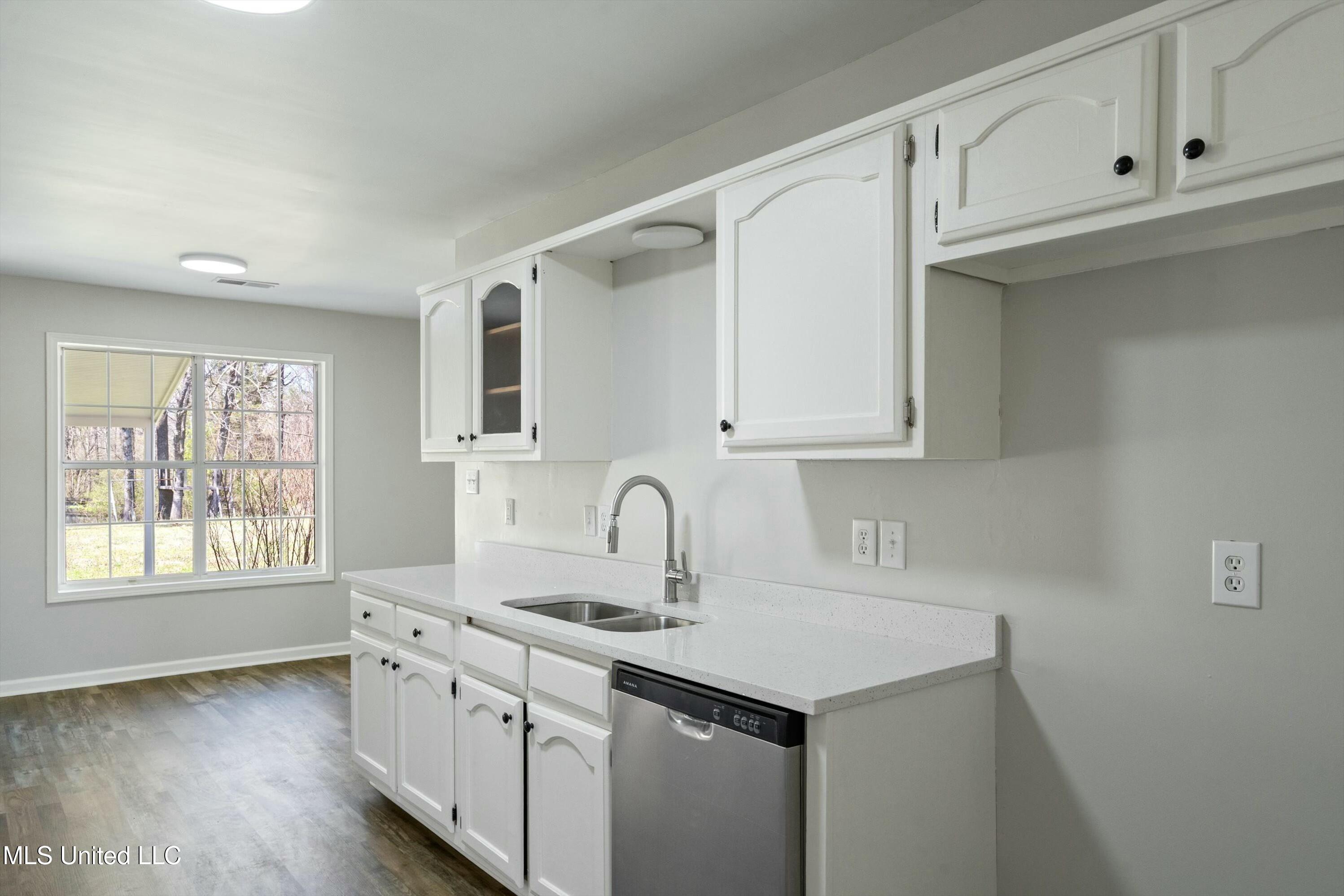 4481 Summers Place Drive Property Photo 9