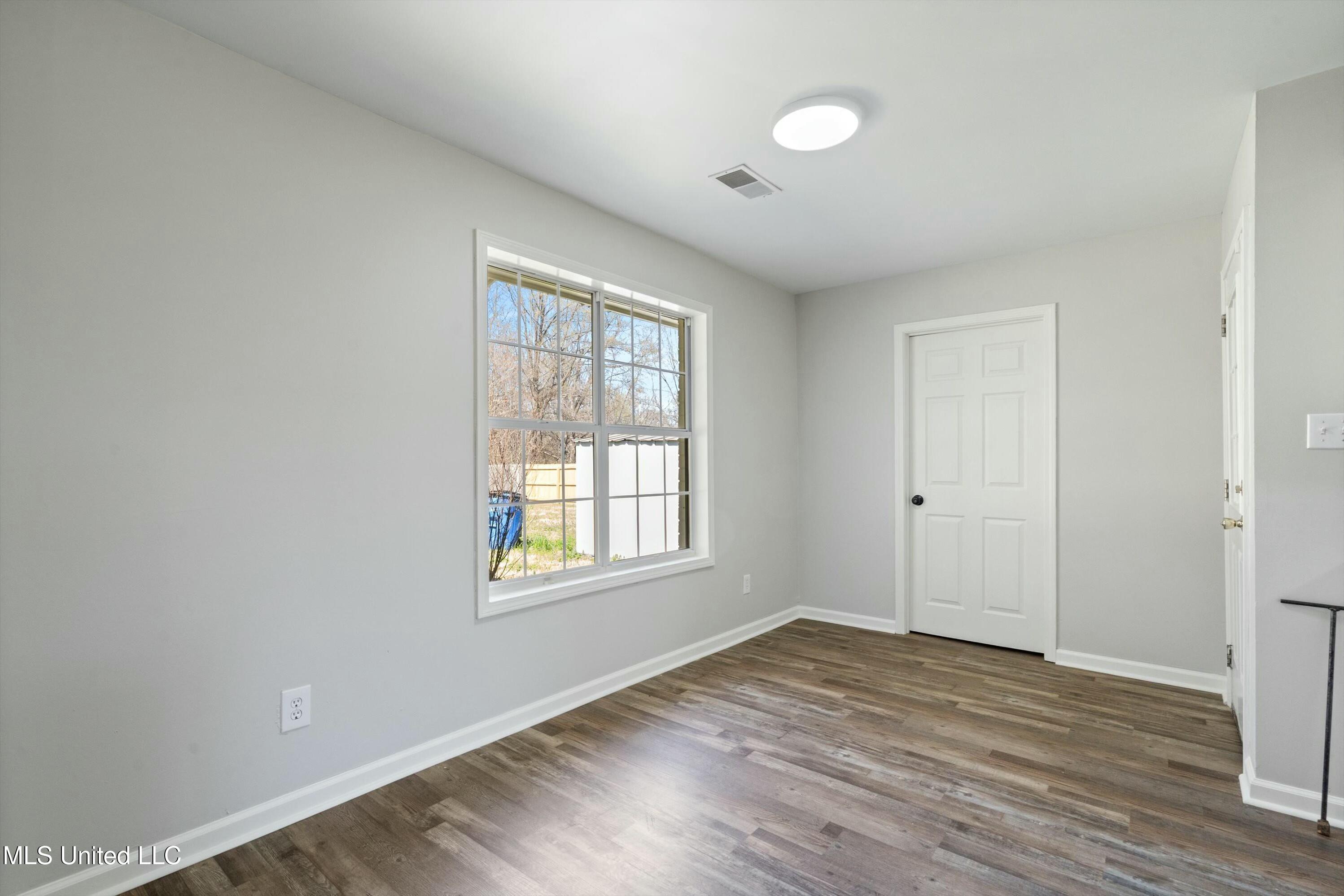 4481 Summers Place Drive Property Photo 10