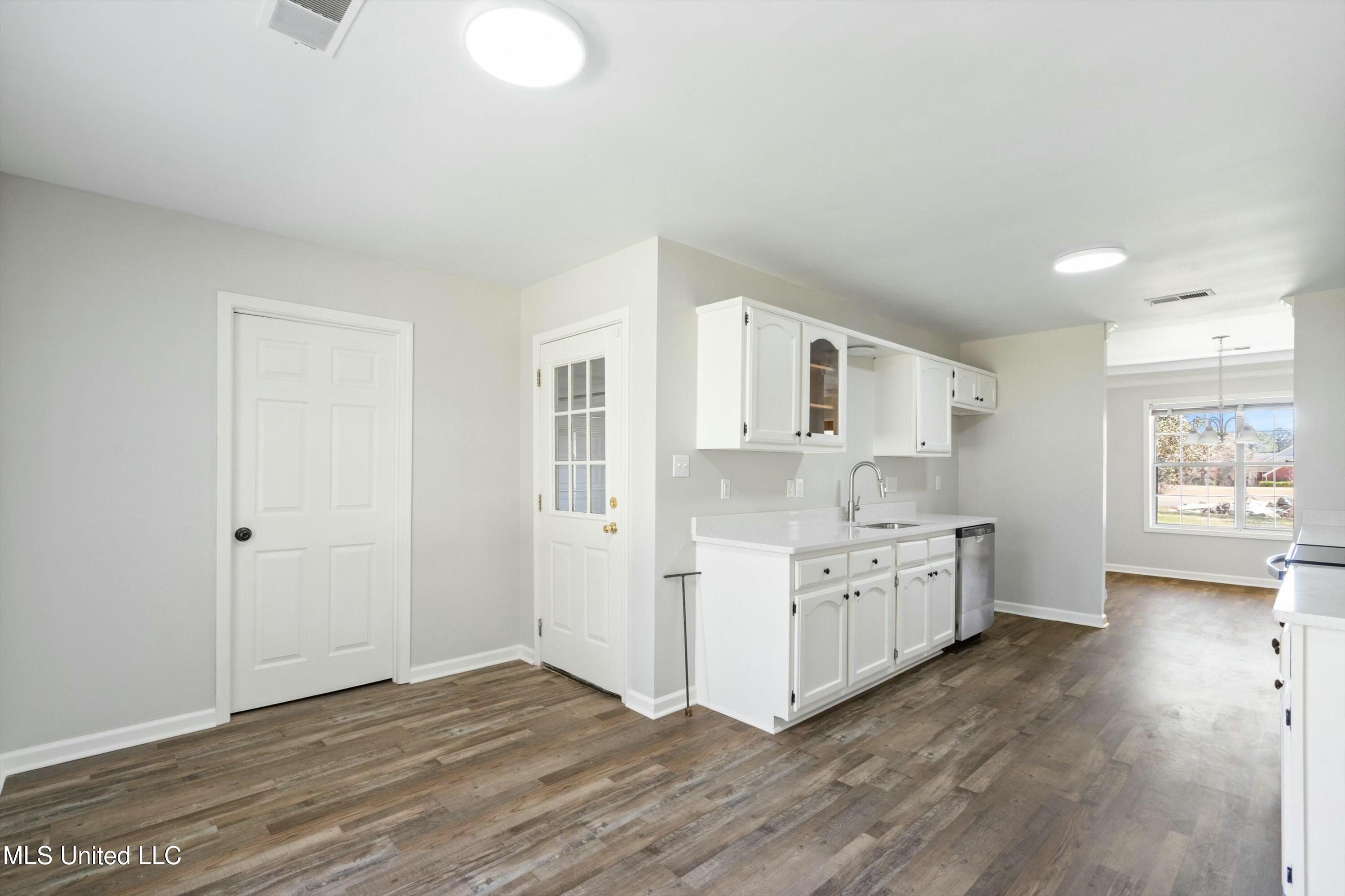 4481 Summers Place Drive Property Photo 11