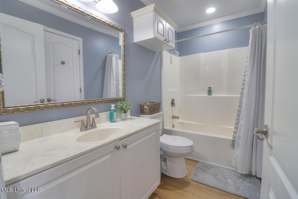 228 North Street Property Photo 6