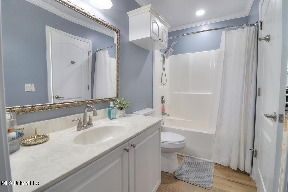 228 North Street Property Photo 9