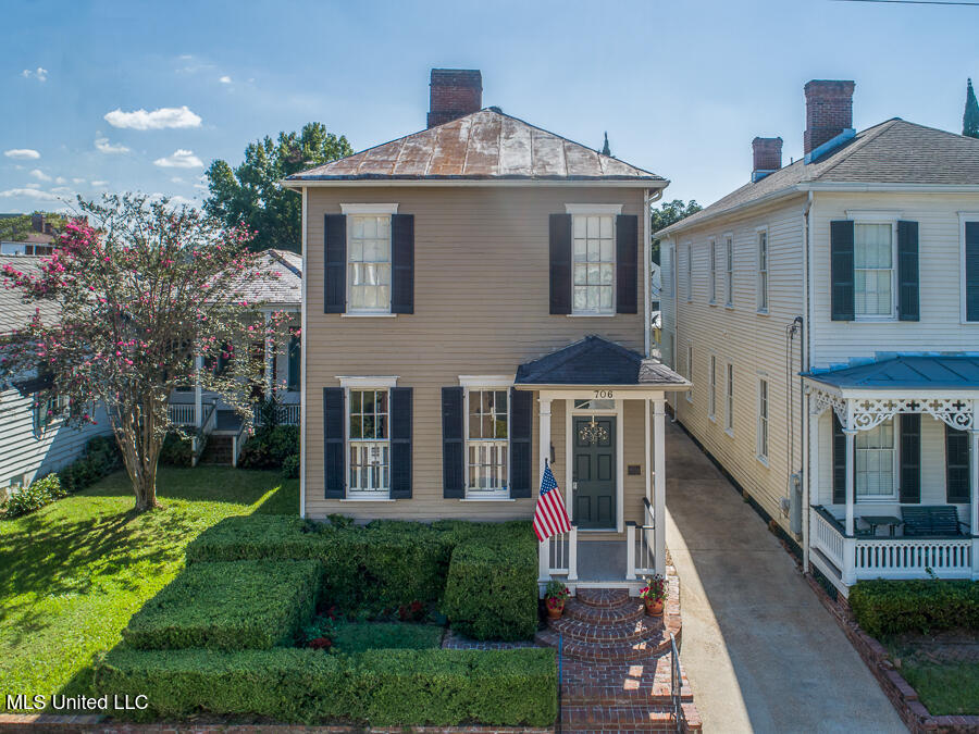 706 State Street Property Photo 4