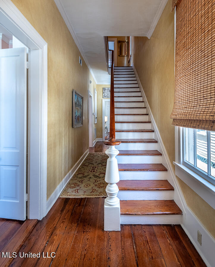 706 State Street Property Photo 25