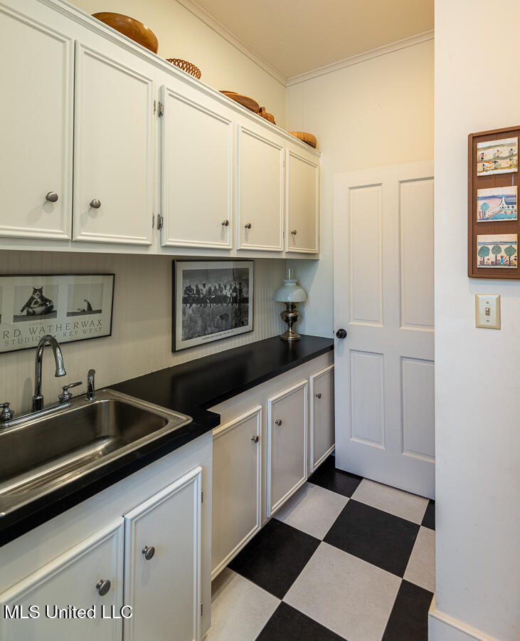 706 State Street Property Photo 42