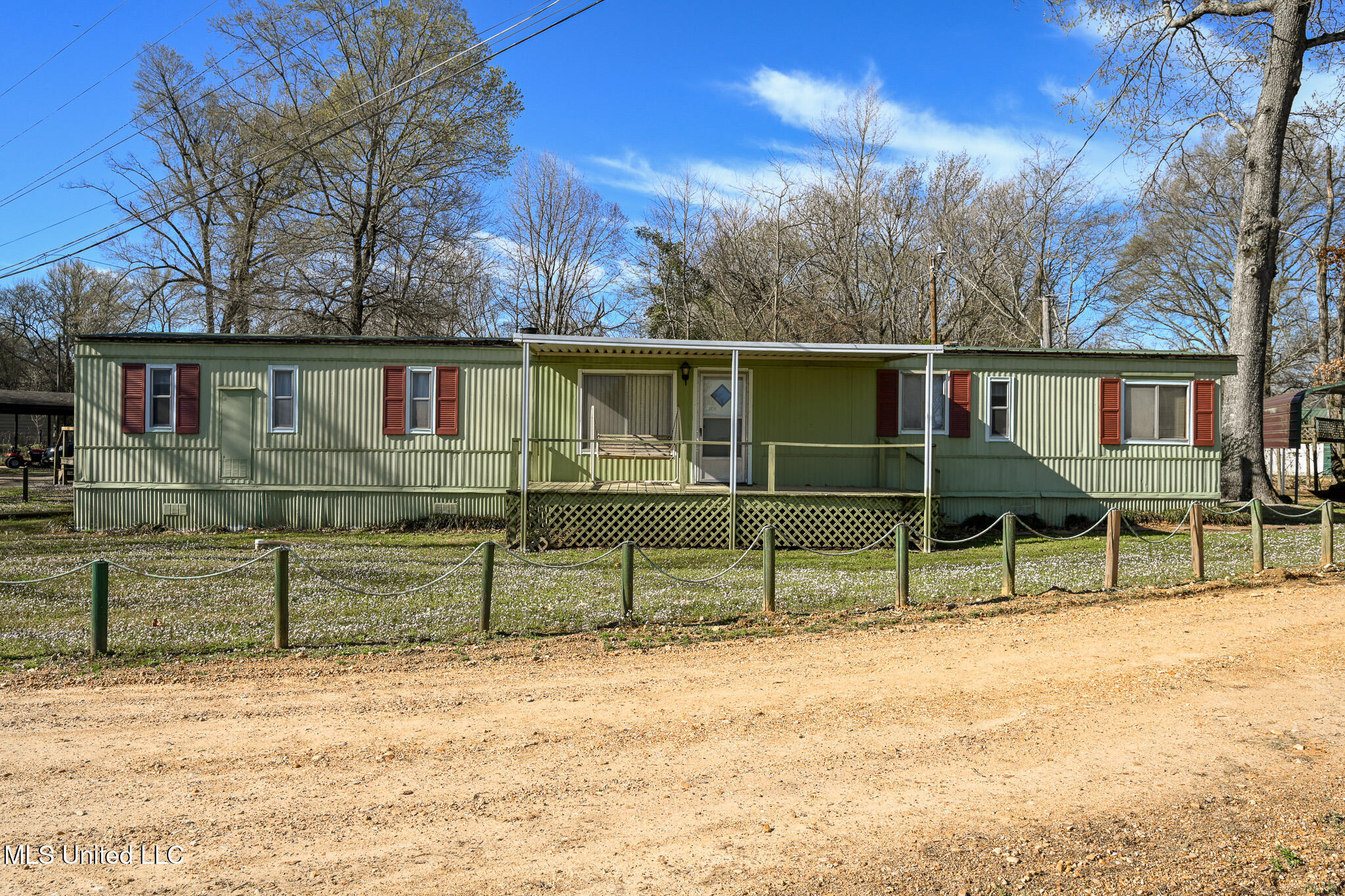 115 Collins Road Property Photo 1