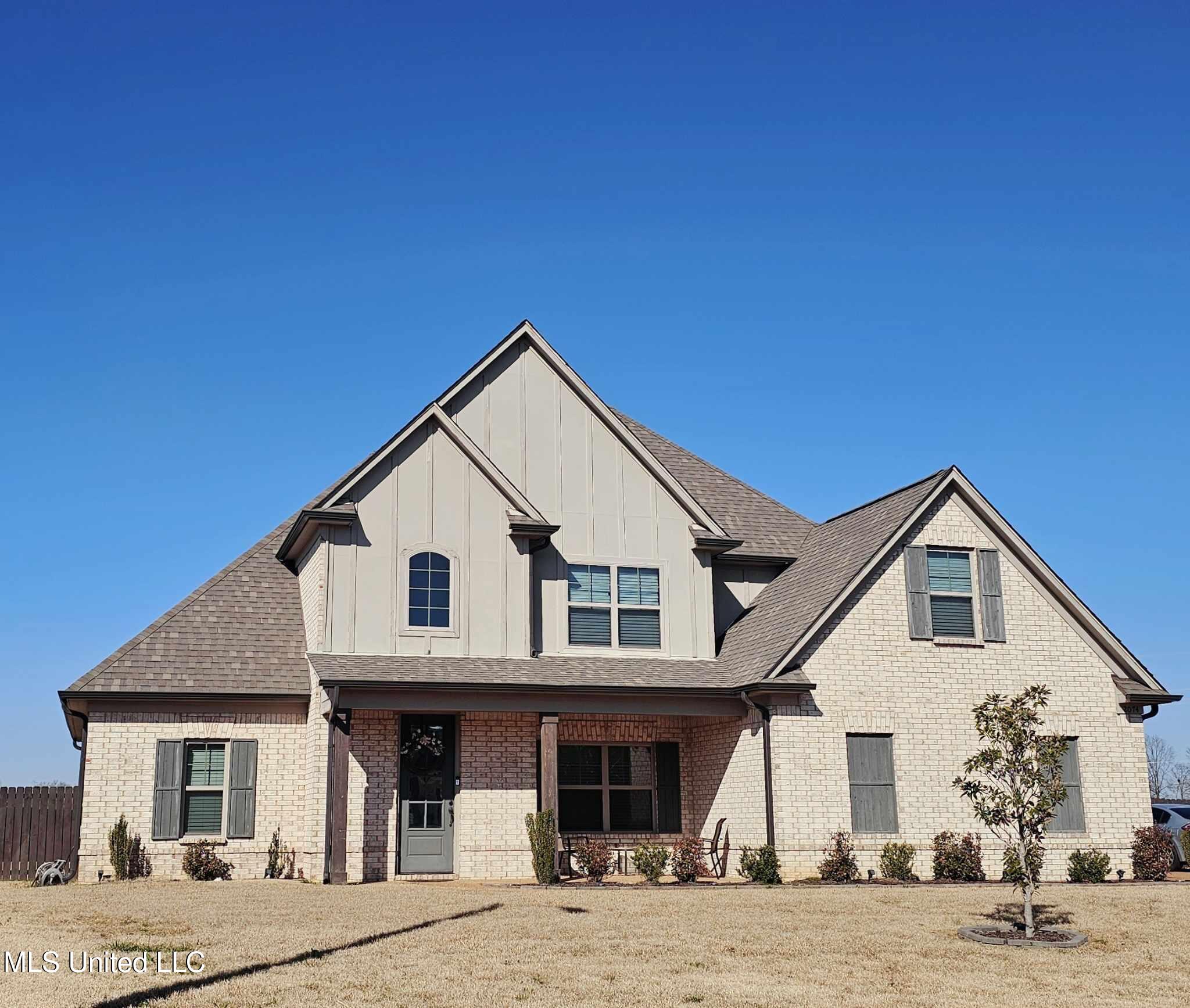2074 Redwood Road Property Photo 1