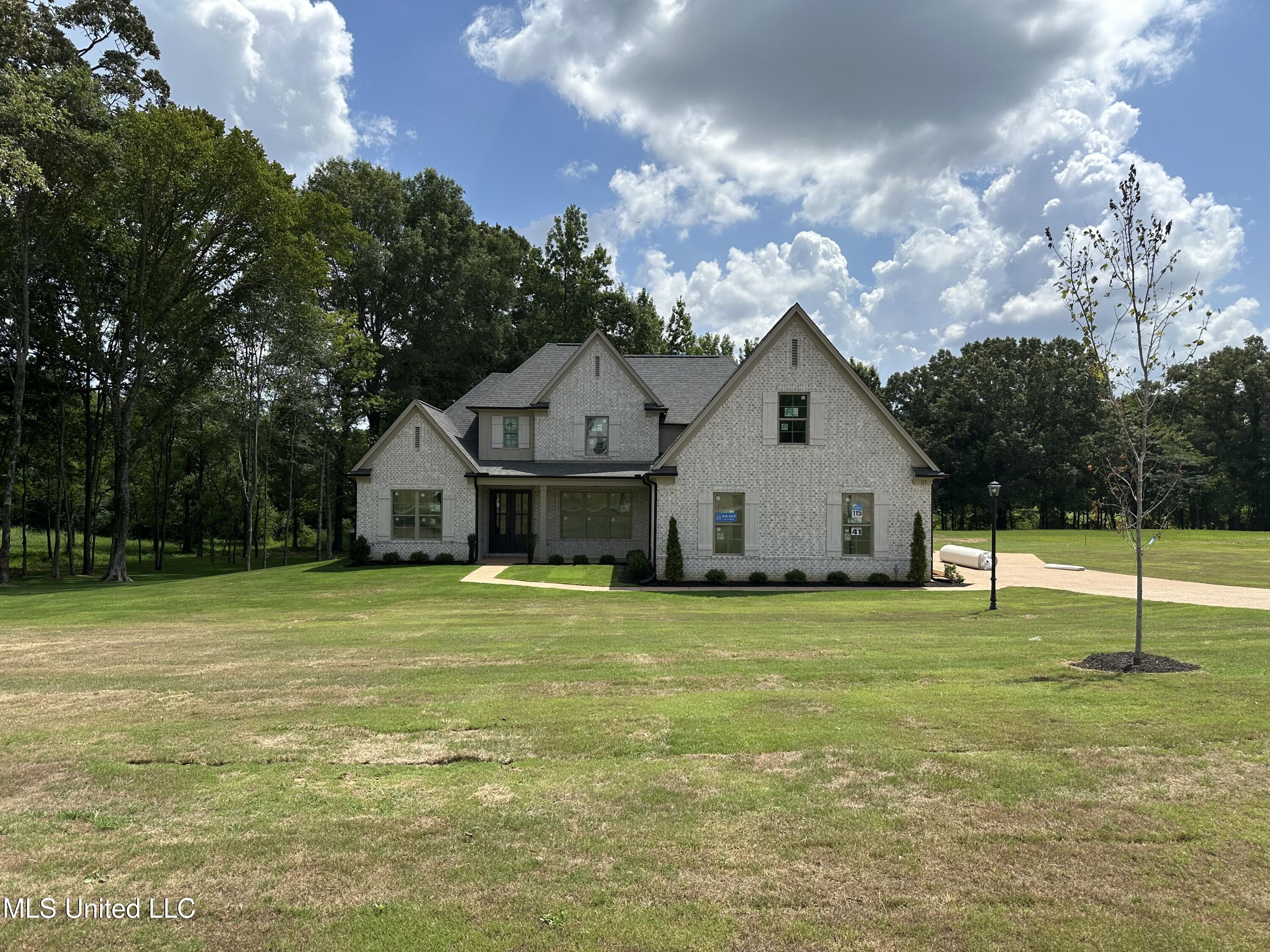 115 Cedar Crest Cove