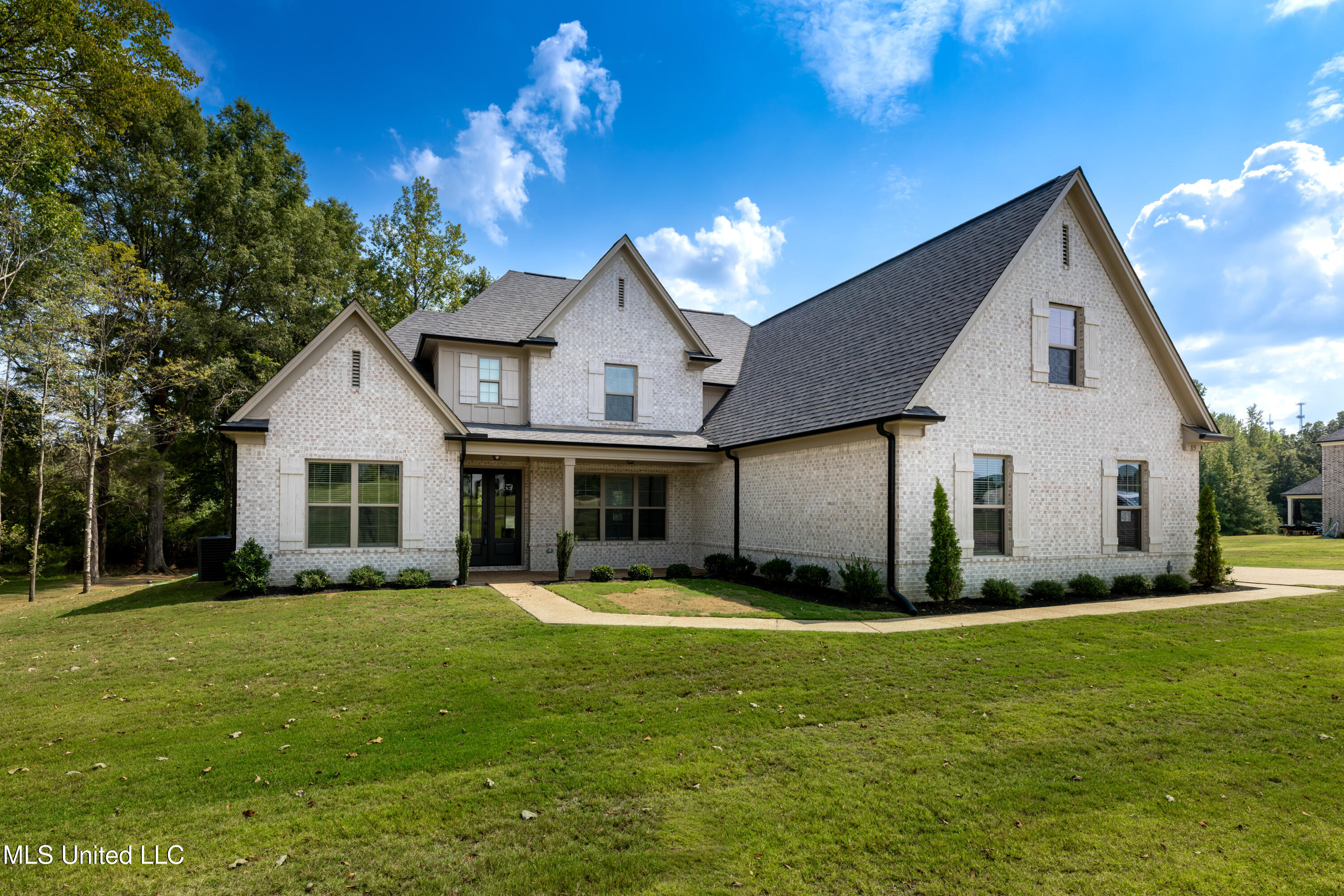 115 Cedar Crest Cove Property Photo 1