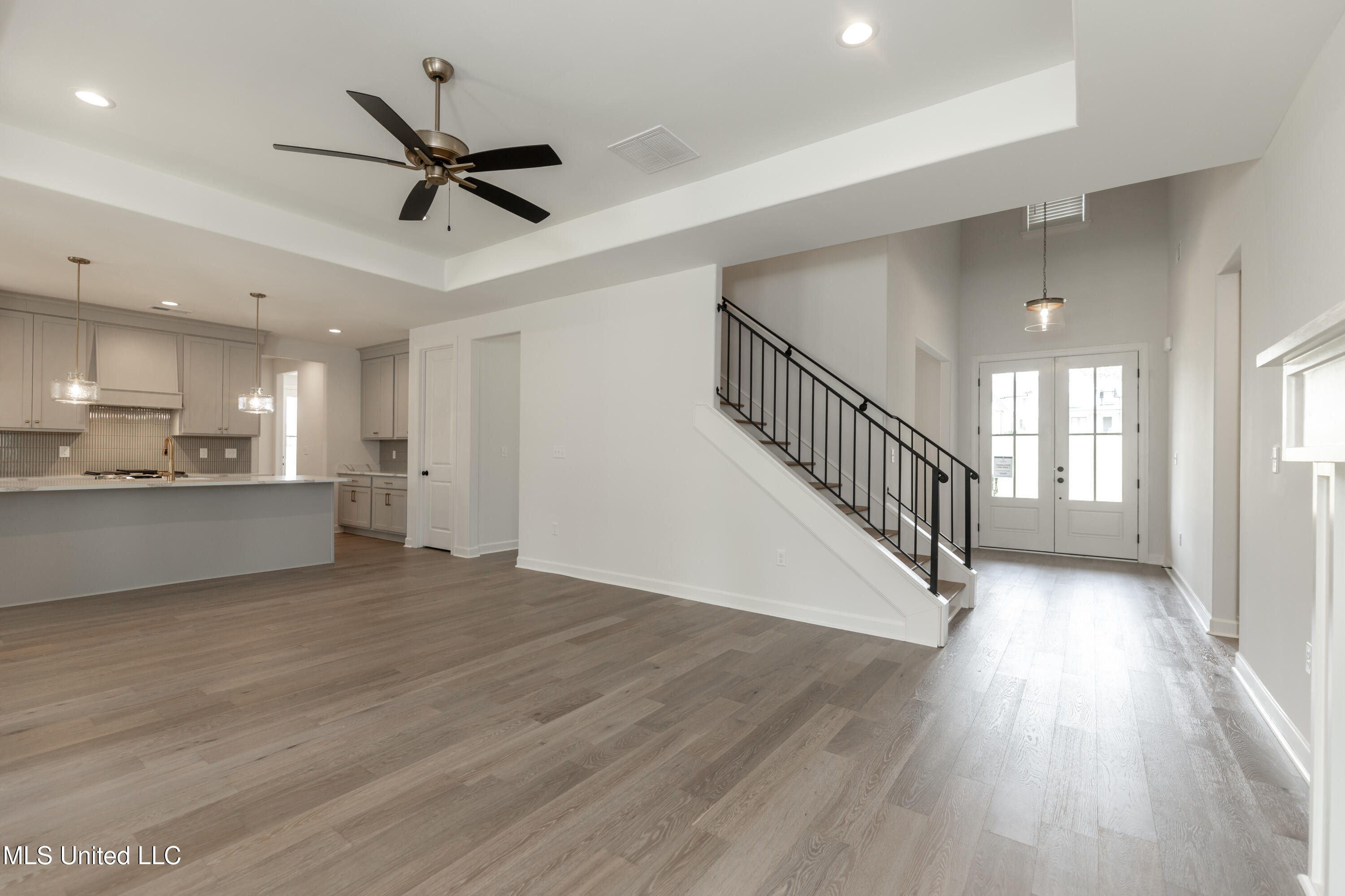 115 Cedar Crest Cove Property Photo 3