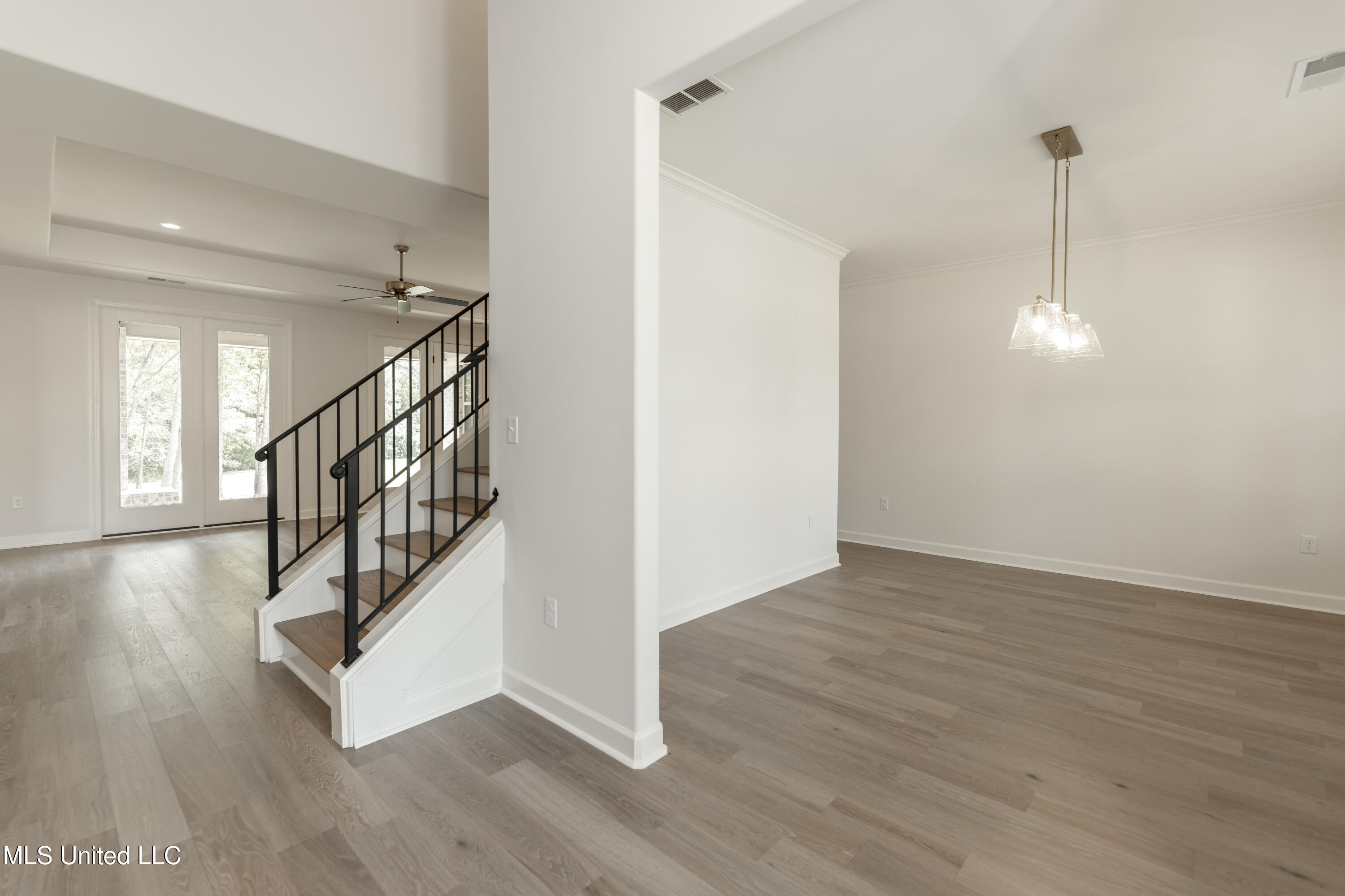 115 Cedar Crest Cove Property Photo 4