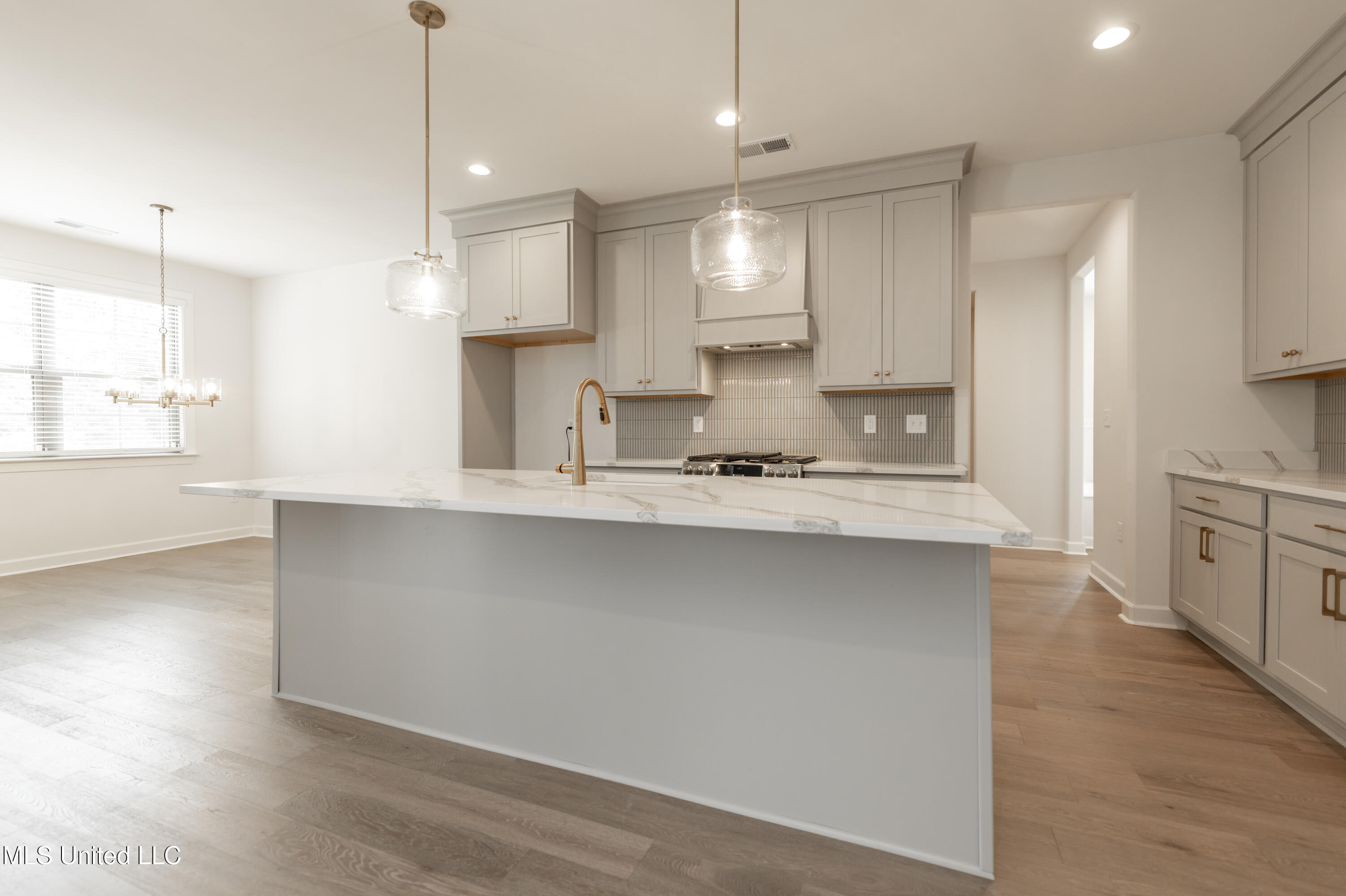 115 Cedar Crest Cove Property Photo 9