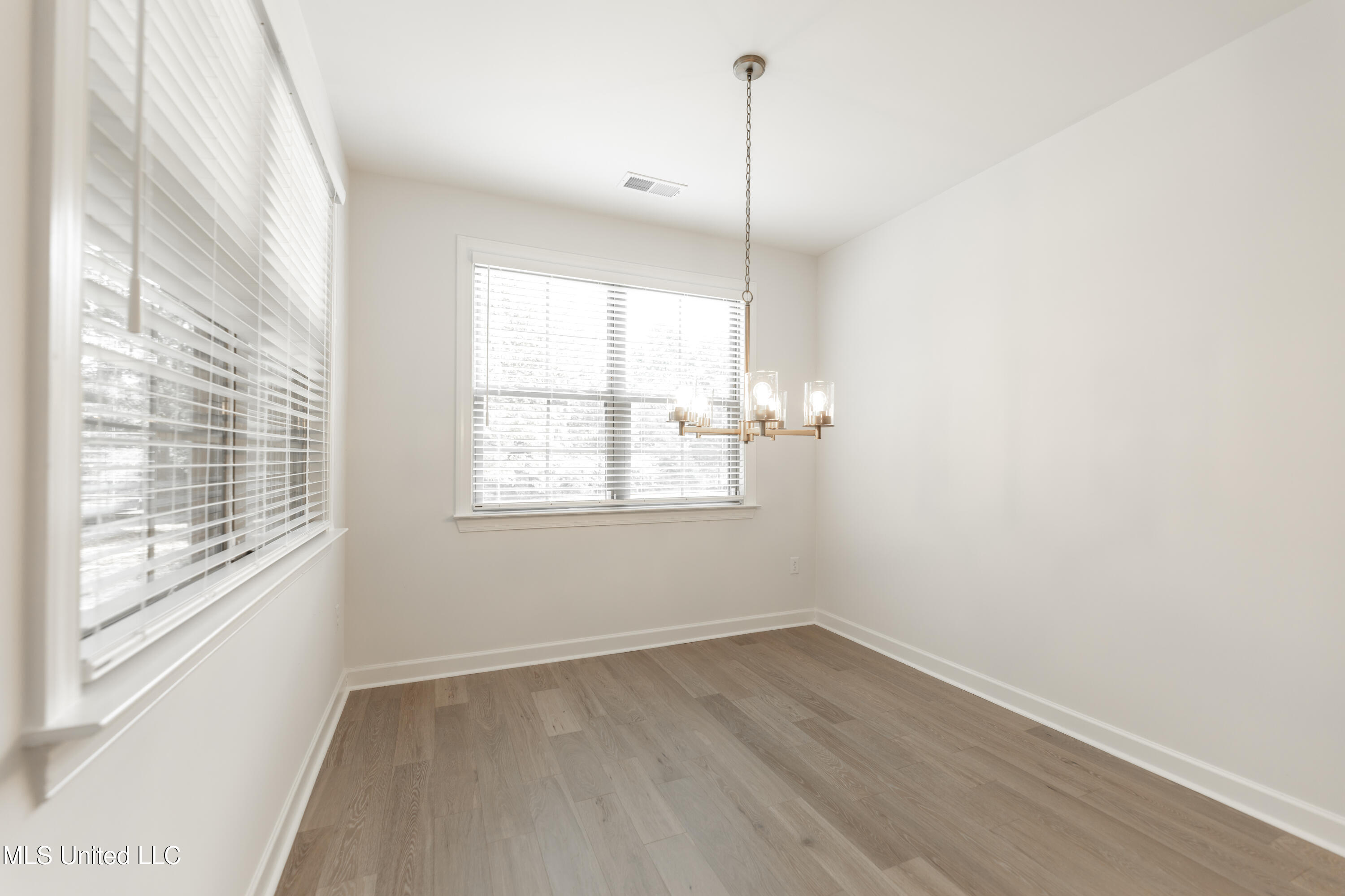 115 Cedar Crest Cove Property Photo 12