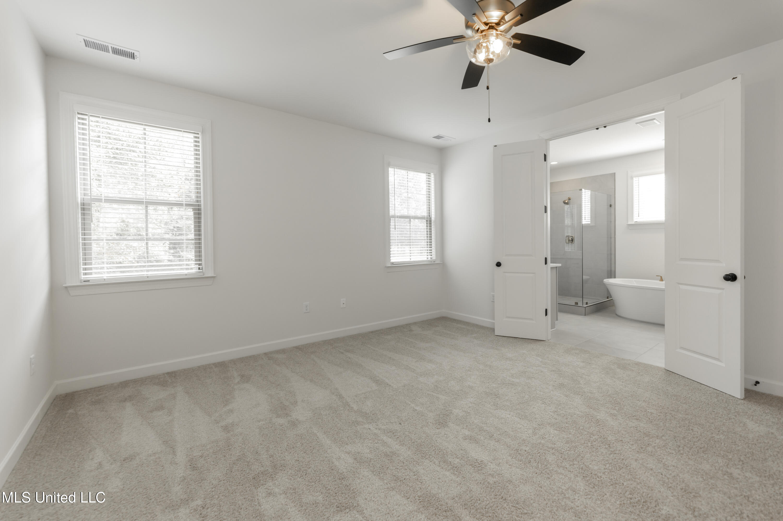 115 Cedar Crest Cove Property Photo 13