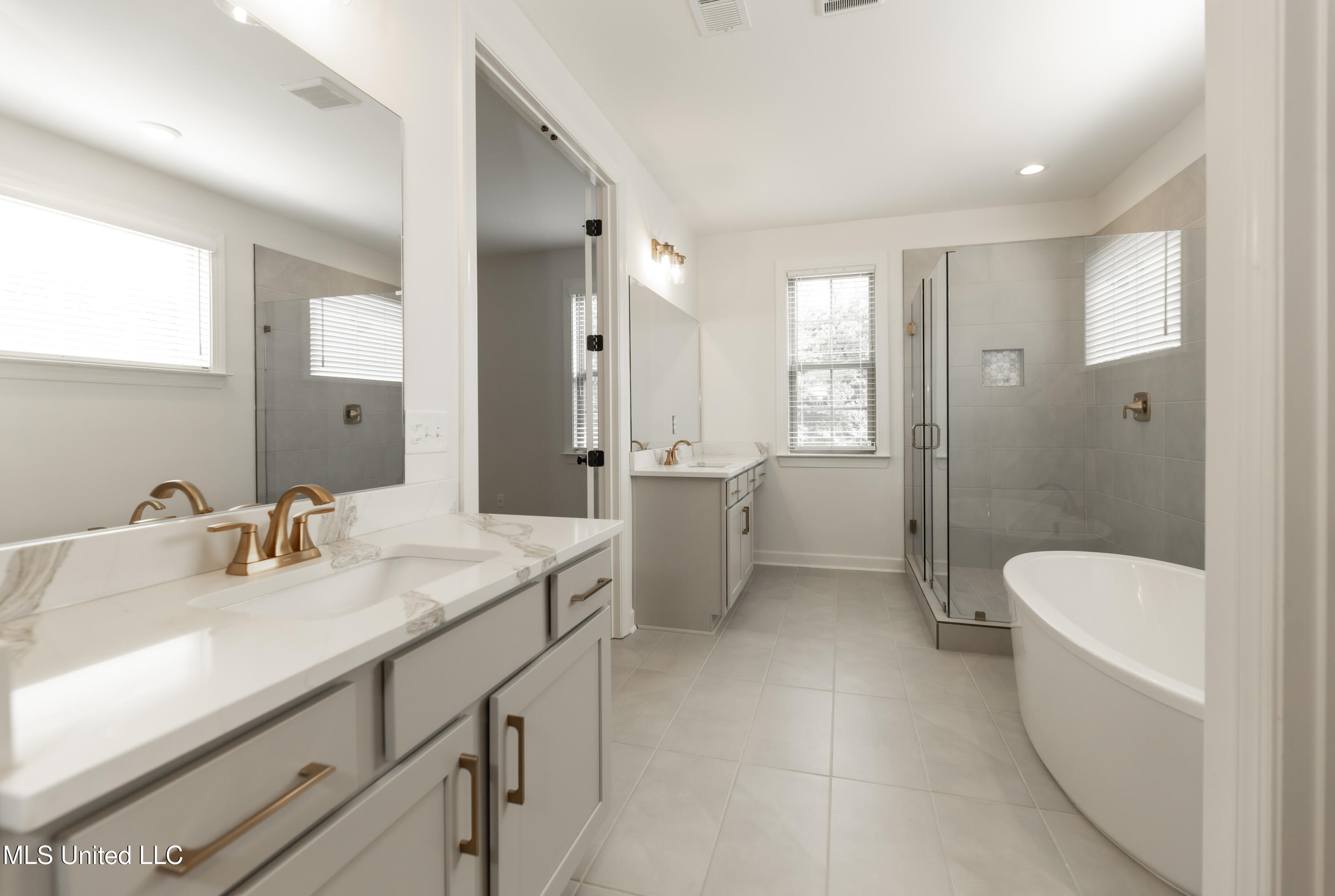 115 Cedar Crest Cove Property Photo 14