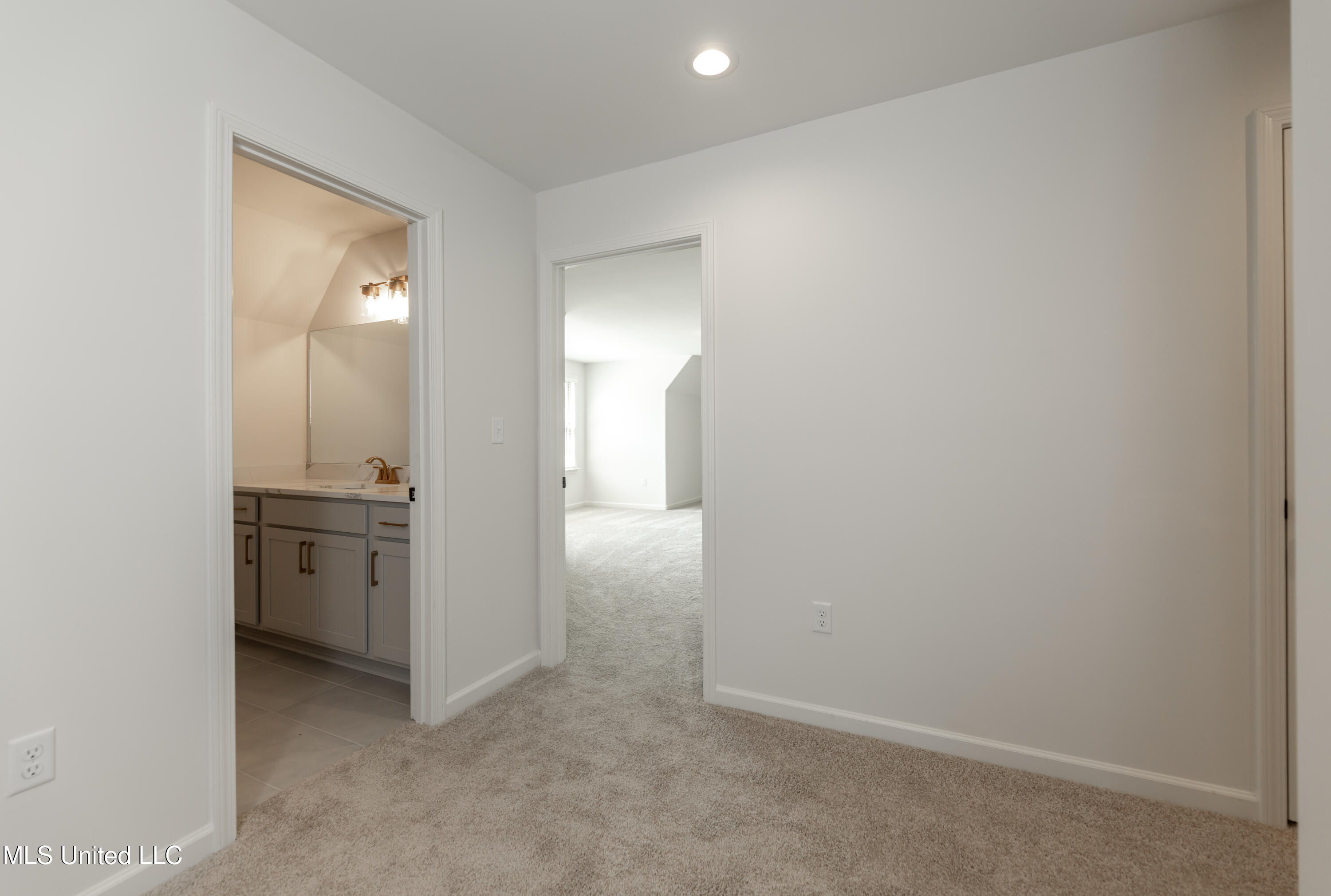 115 Cedar Crest Cove Property Photo 21