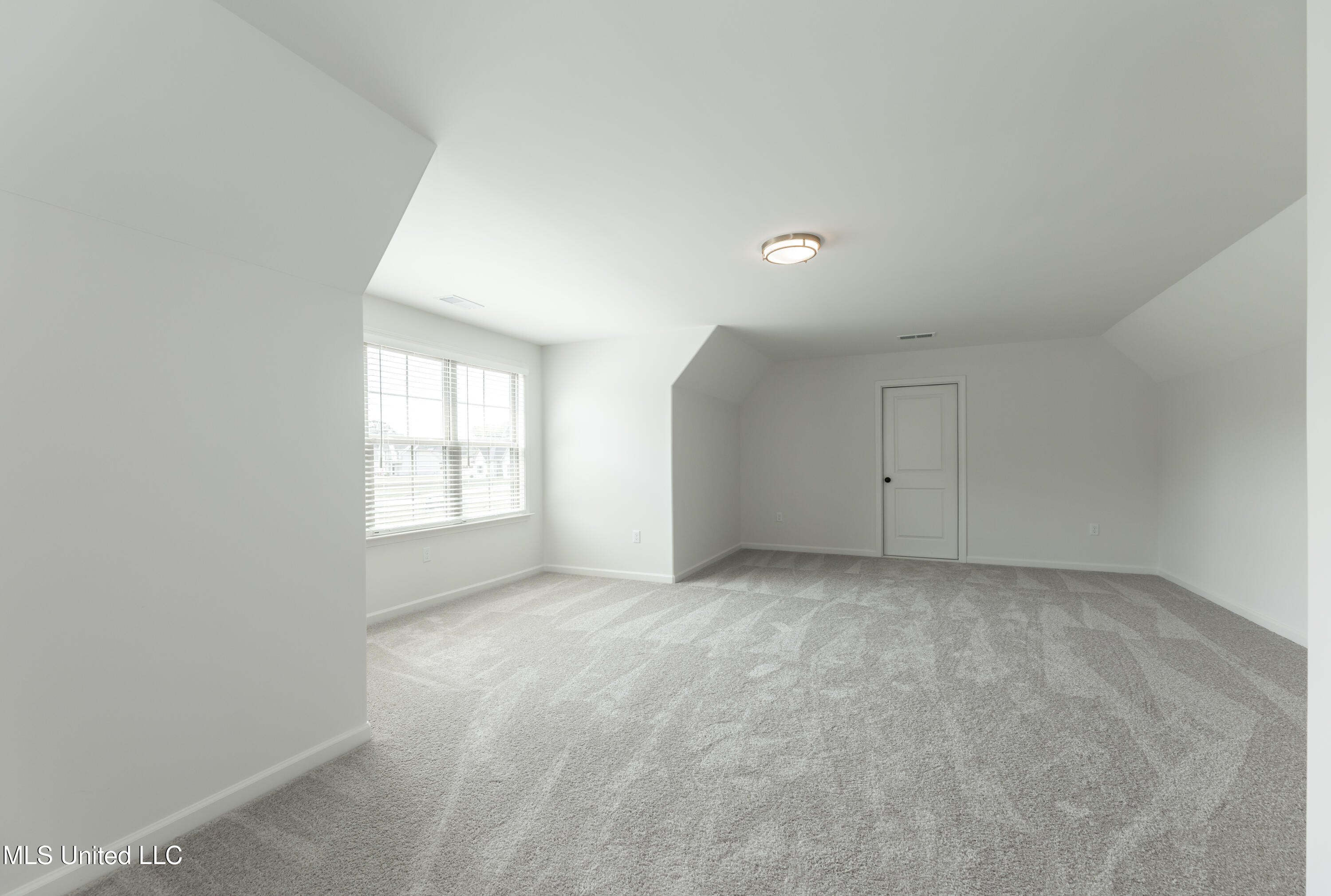 115 Cedar Crest Cove Property Photo 24